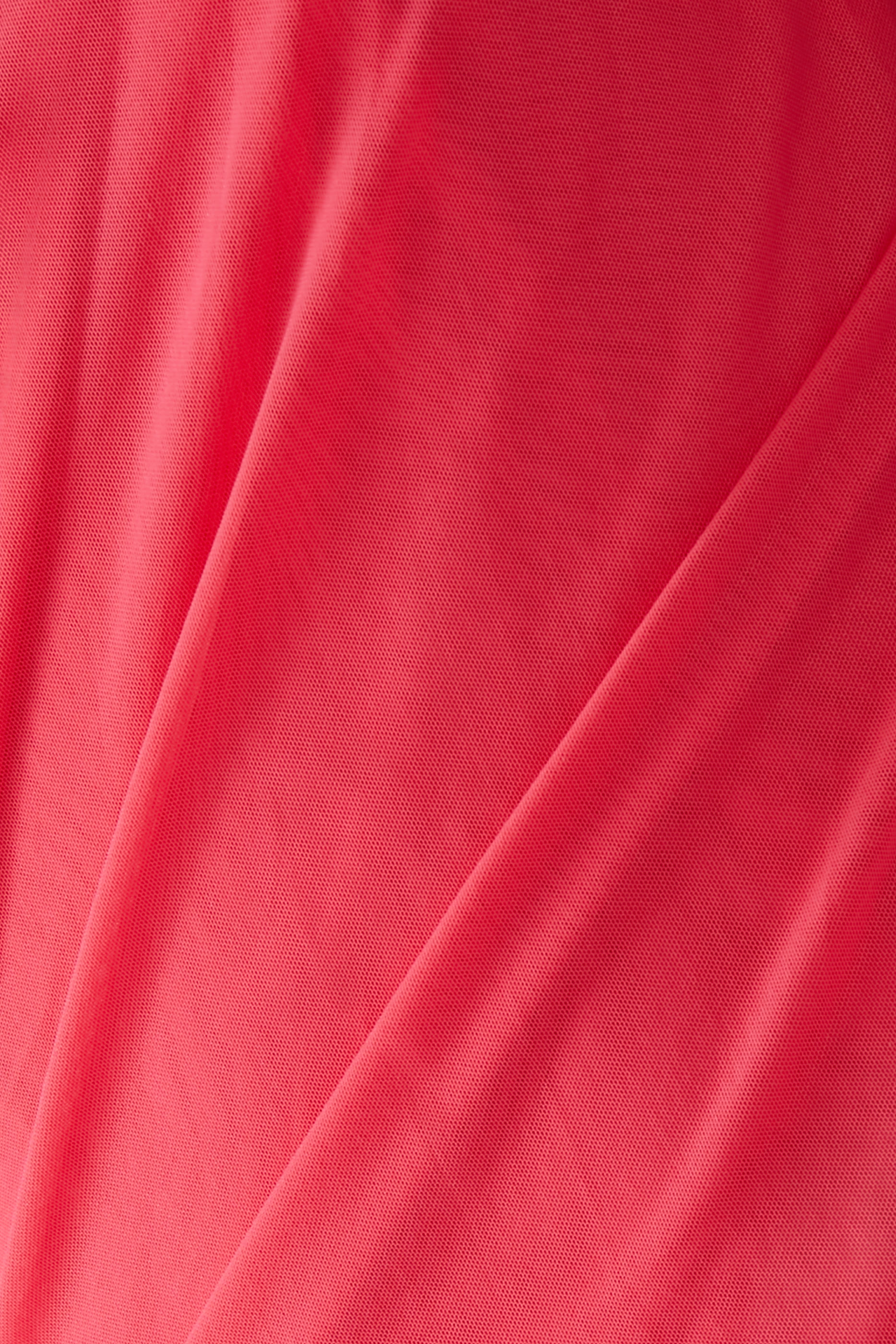 فستان بكاب وأكمام طويلة