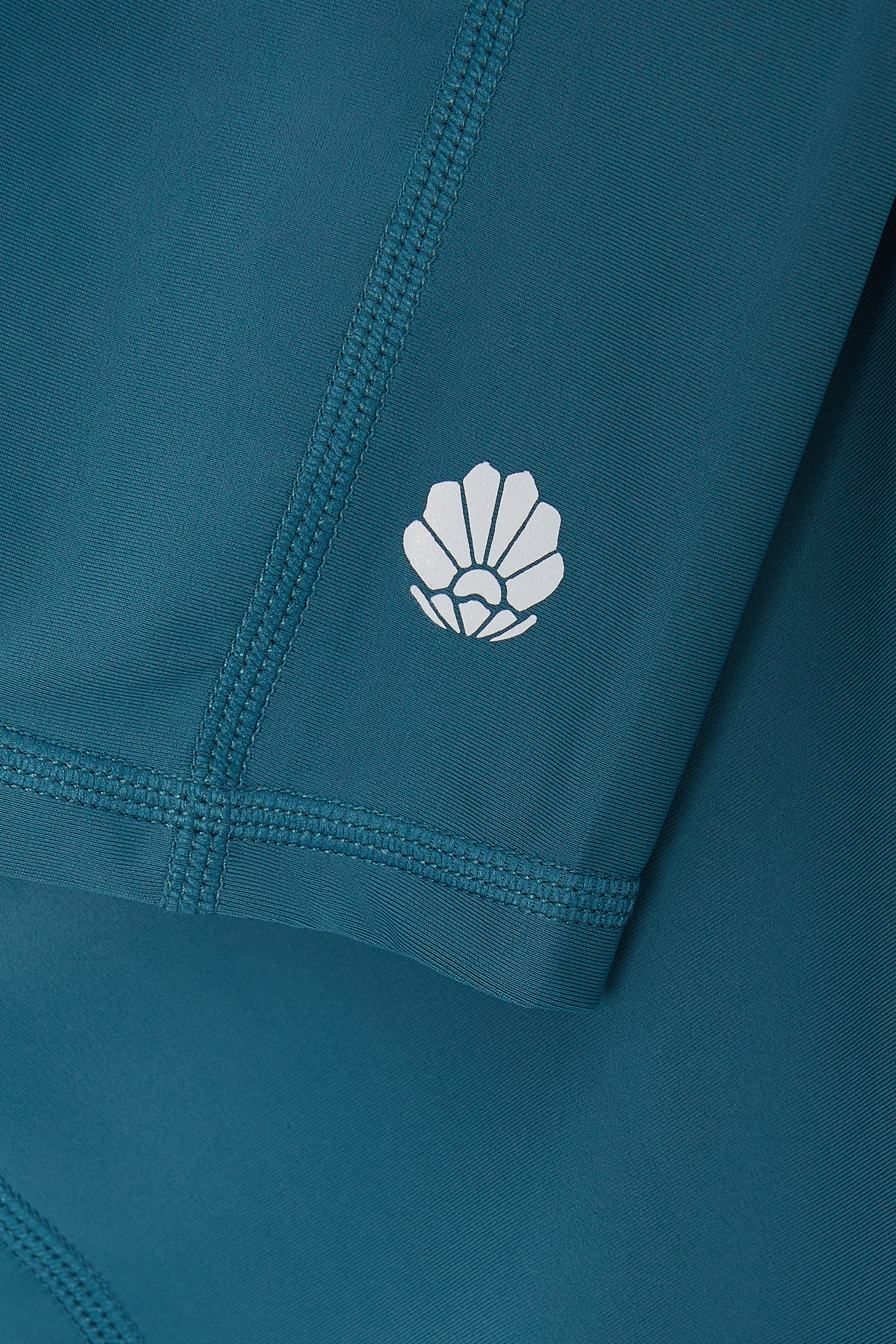 بنطال سباحة ضيق بجيب