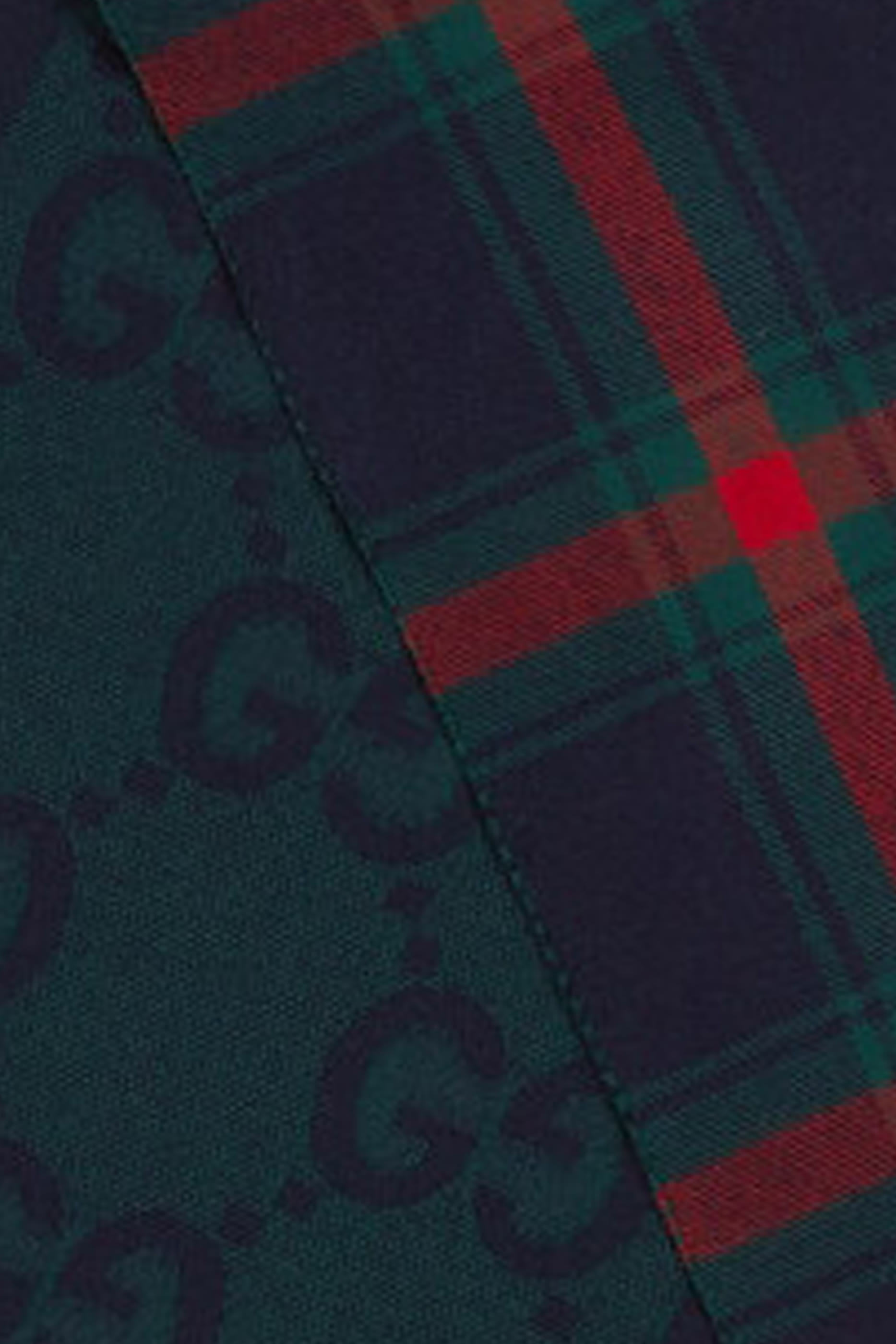 وشاح بنقشة مربعات وشعار GG