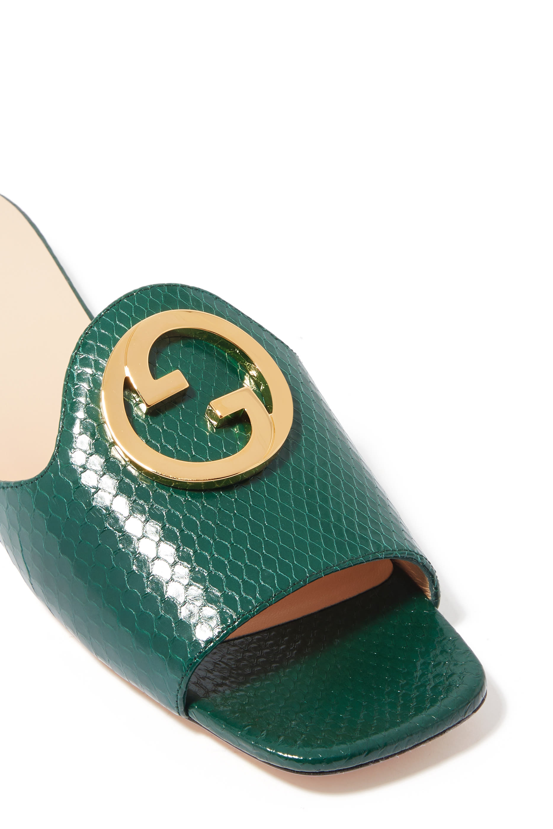 حذاء بلوندي نجوم مفتوح من الخلف بنقشة جلد ثعبان