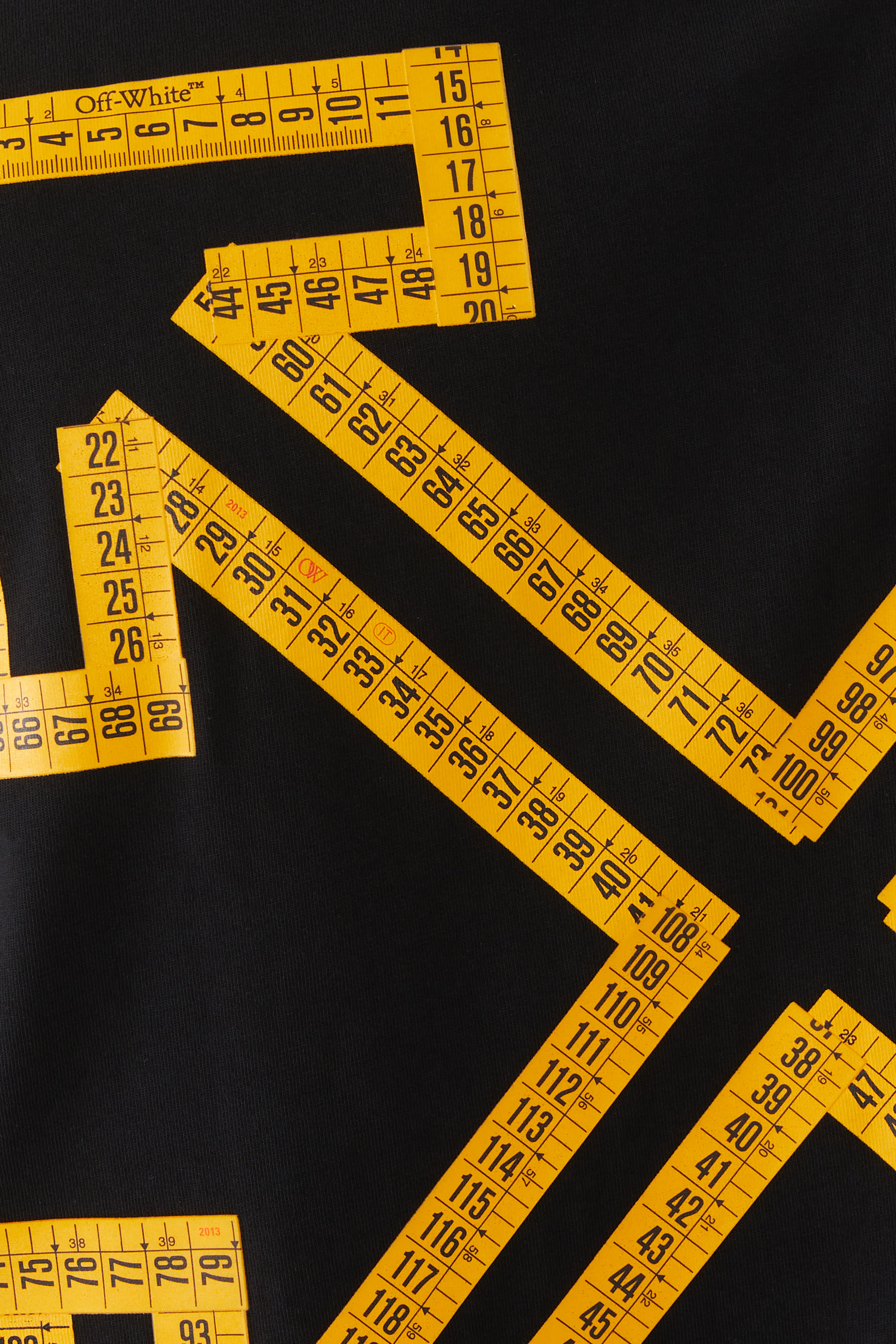 تيشيرت بشعار الماركة