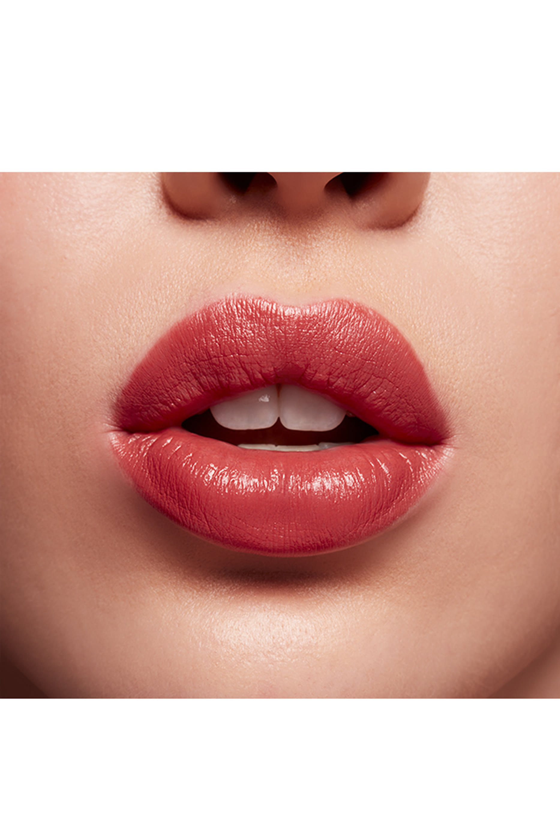 أحمر شفاه امبليفايد