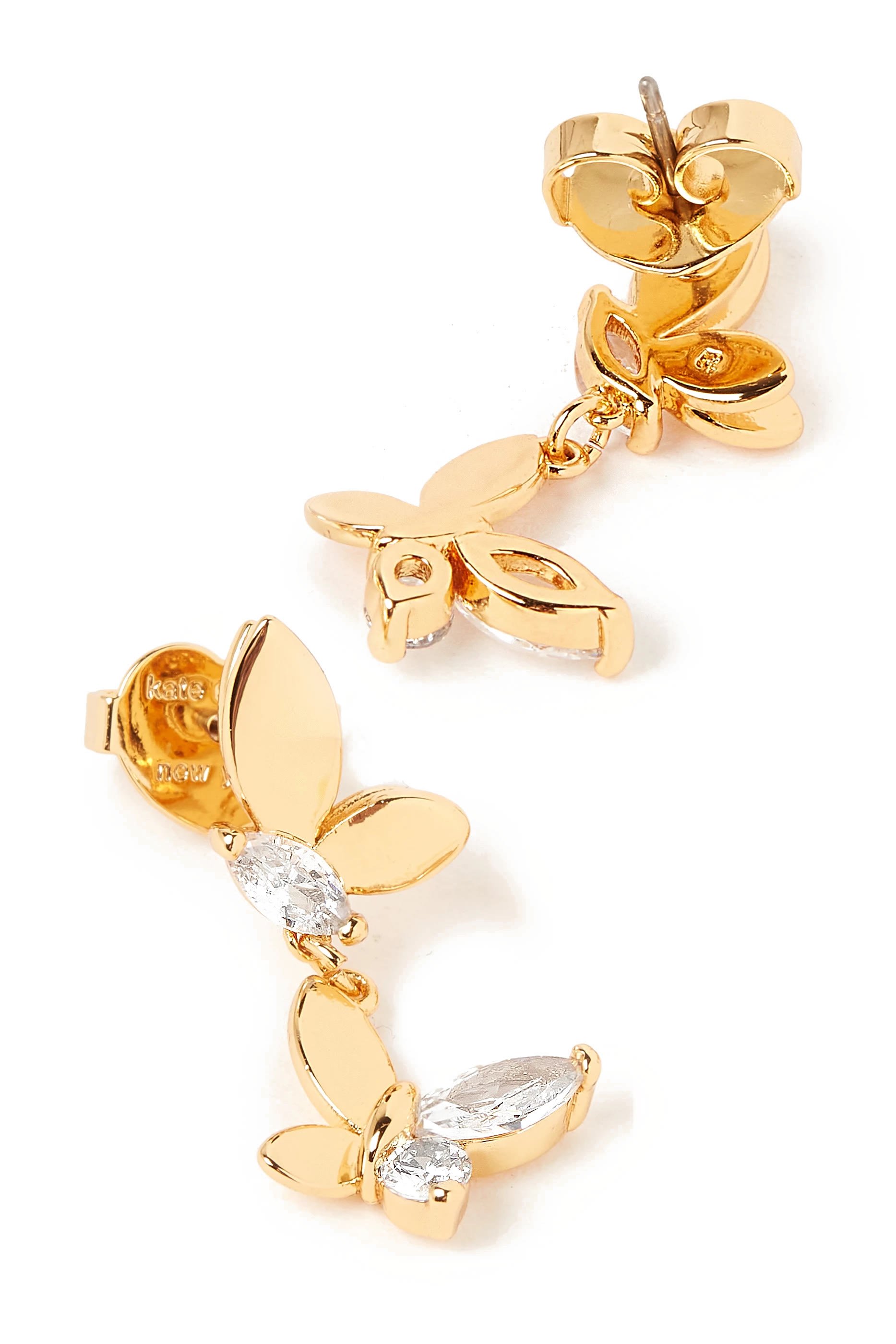 أقراط سوشيال متدلية بتصميم فراشة