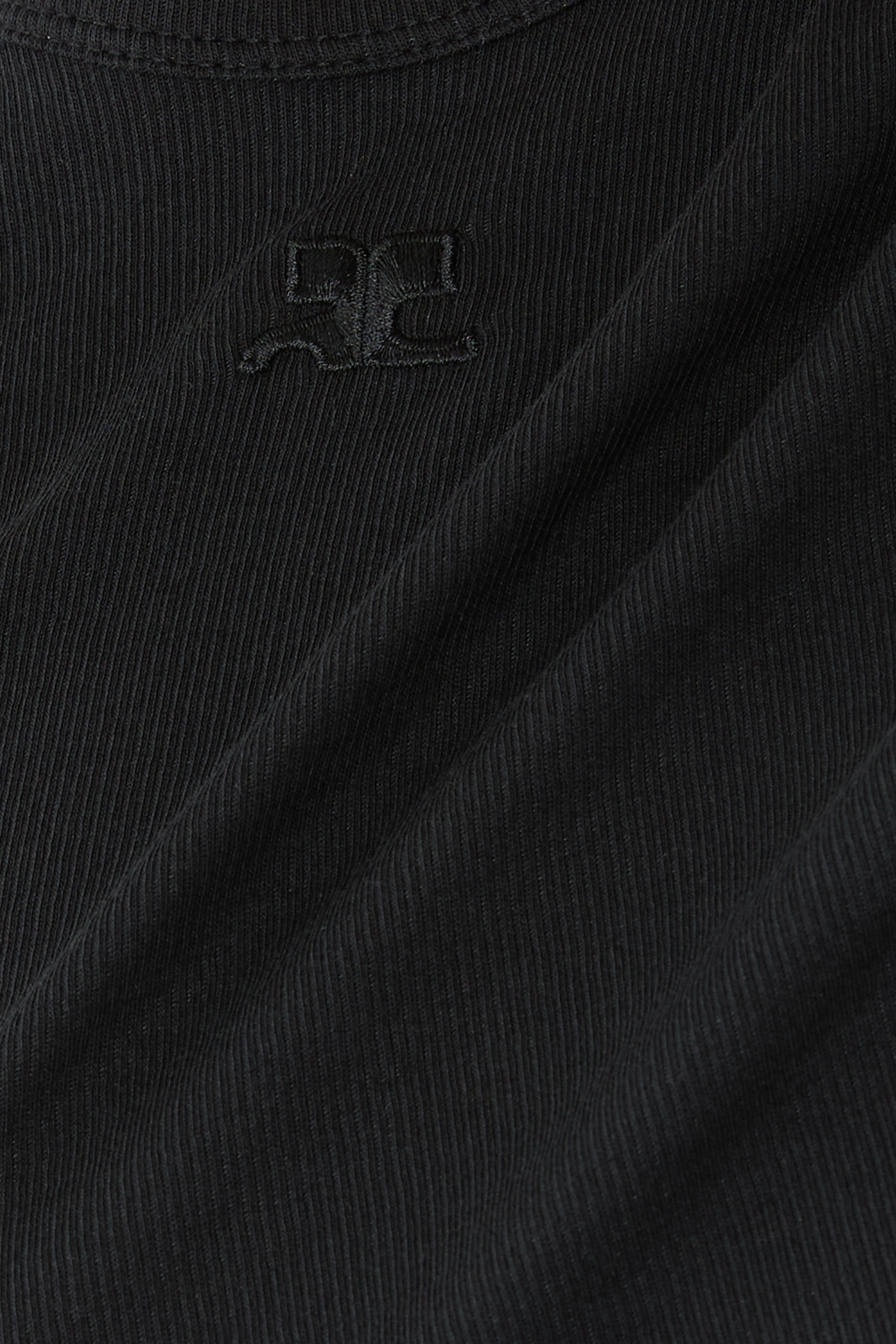 فستان ناينتيز متوسط الطول بتصميم ملفوف وملمس مضلع