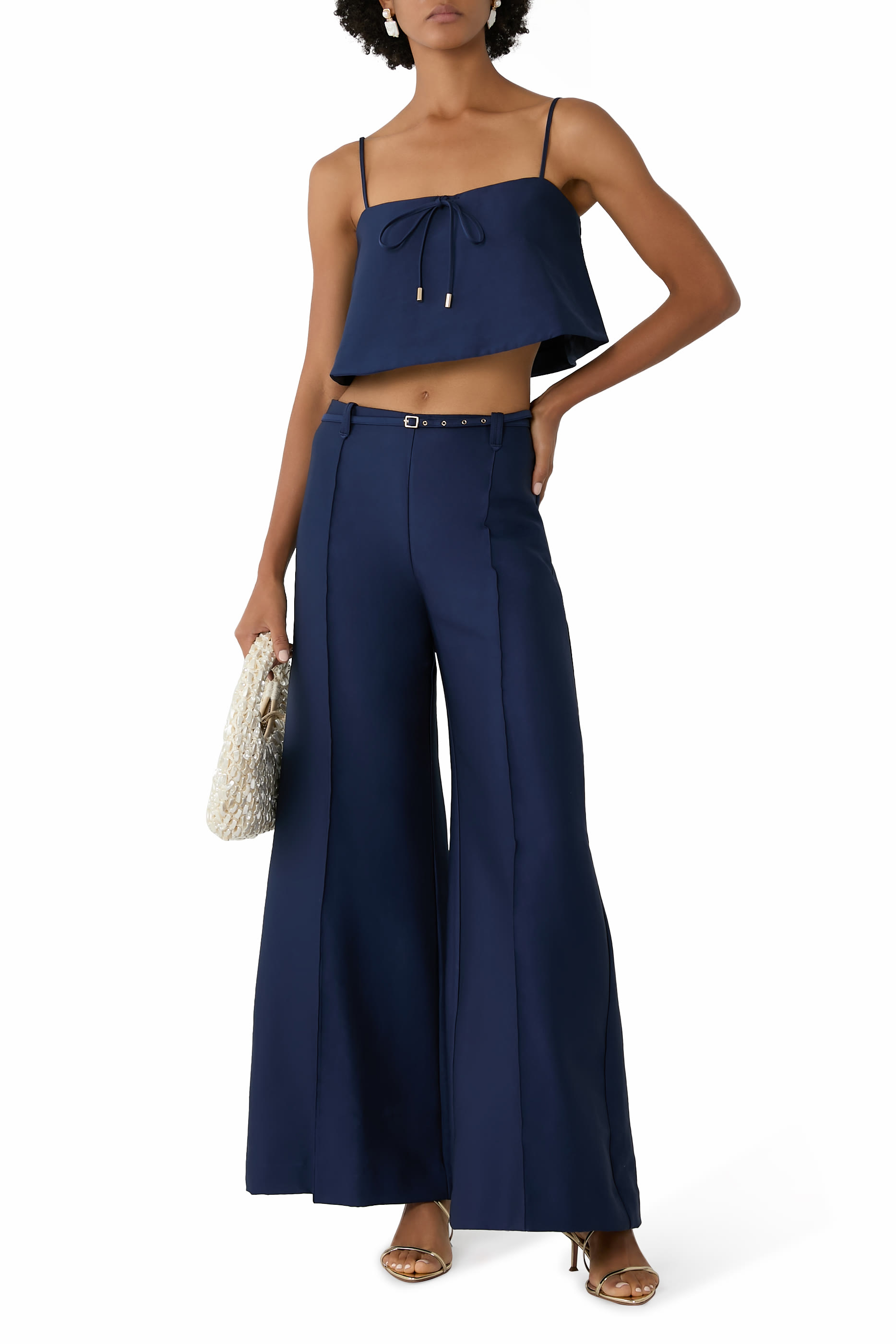 بلوزة كامي أوتيس قصيرة