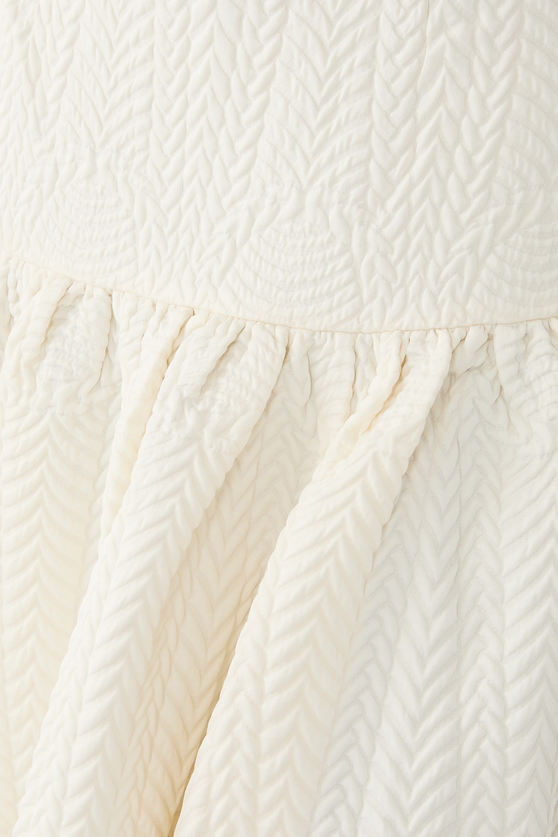 تنورة دينفر جاكار