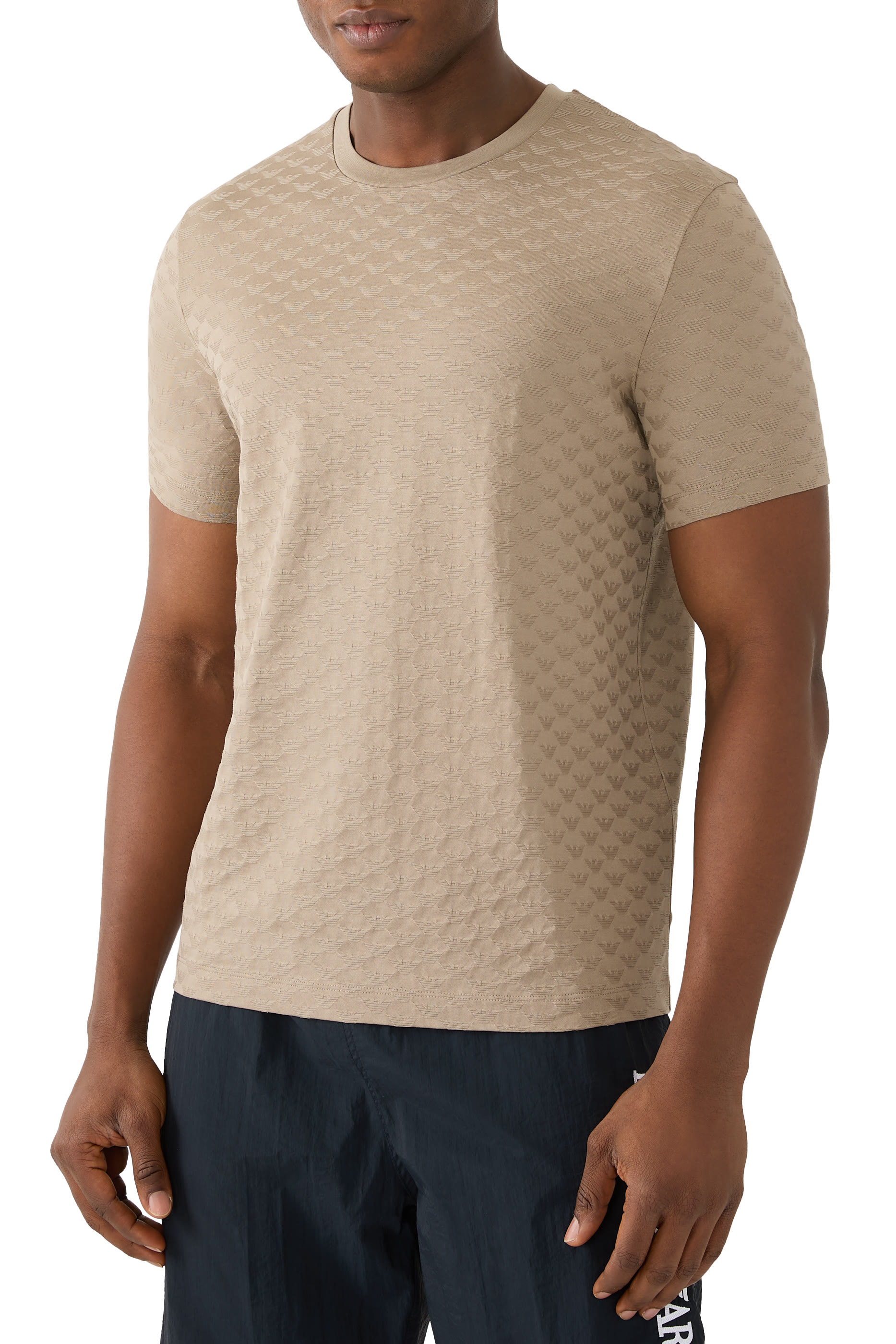 تيشيرت مزين كليا بشعار الماركة جاكار