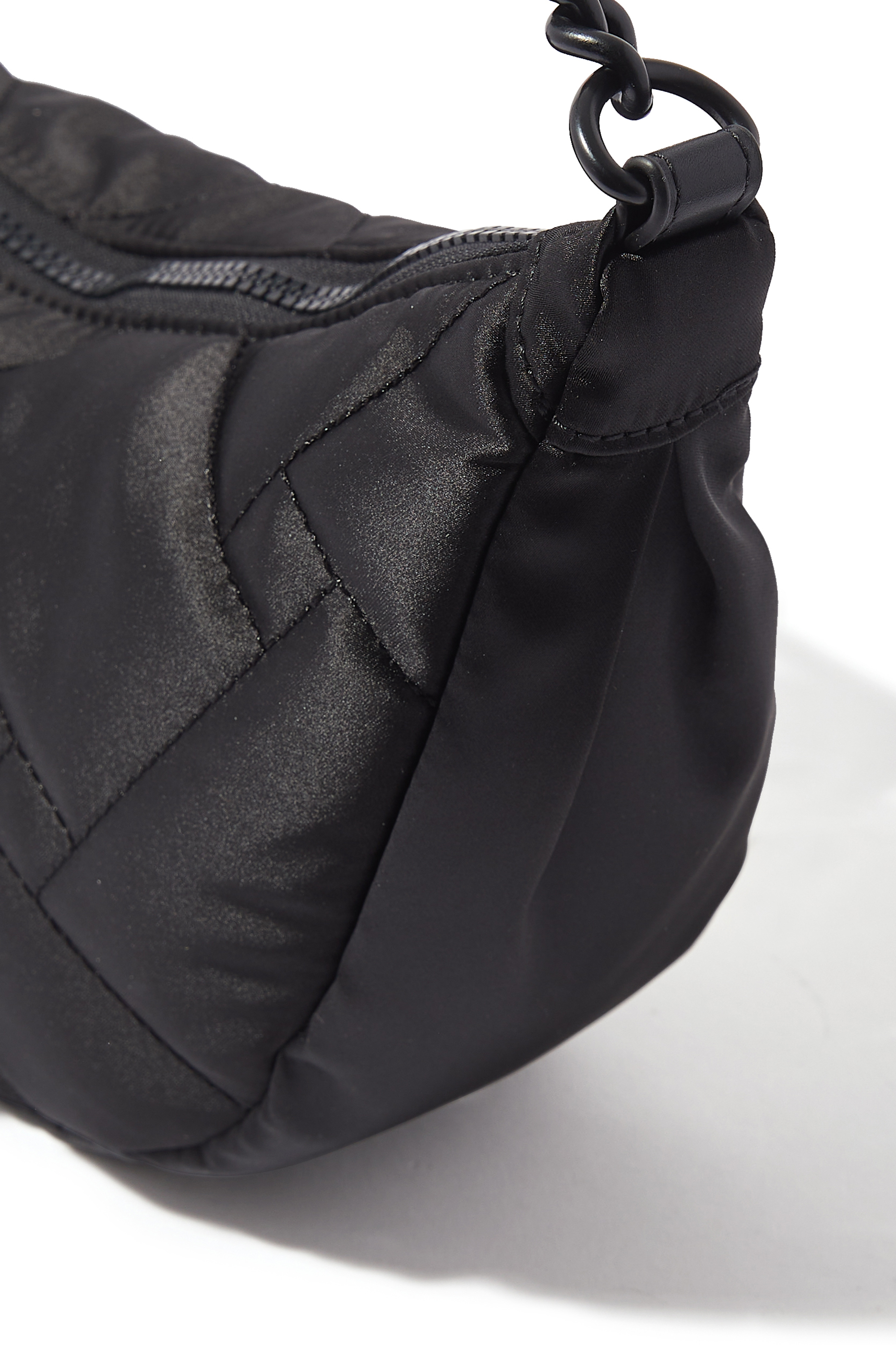 حقيبة كروس بودي بتصميم مقوس