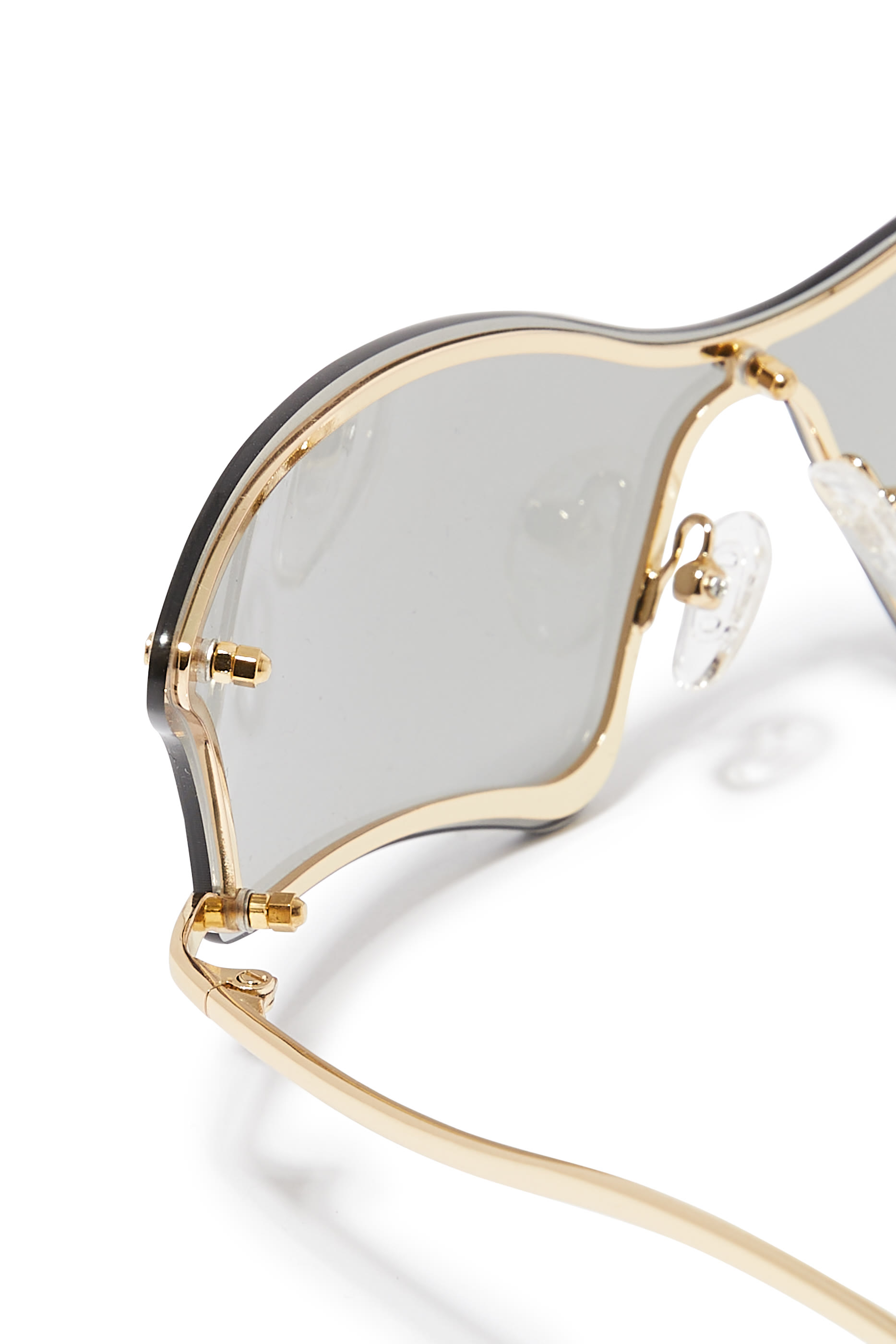 نظارة شمسية نيمف بتفاصيل ملفوفة