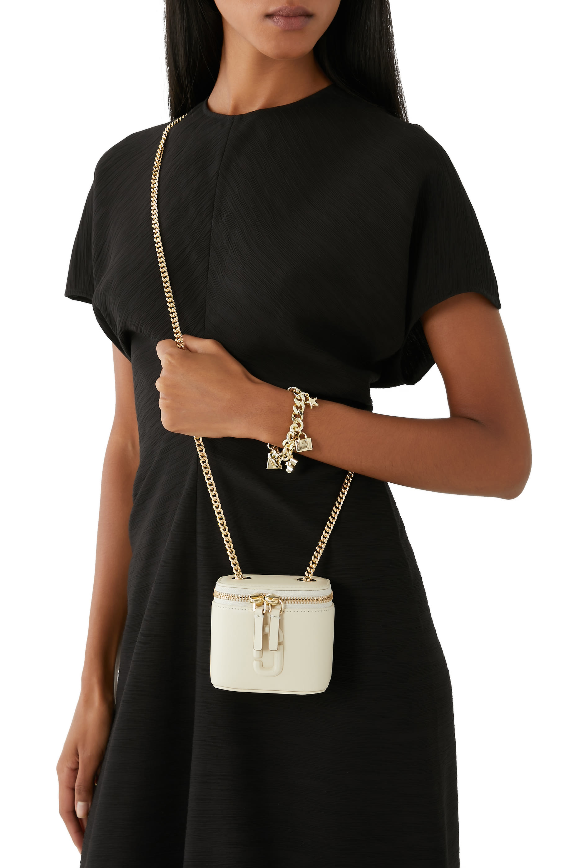 حقيبة مستحضرات صغيرة