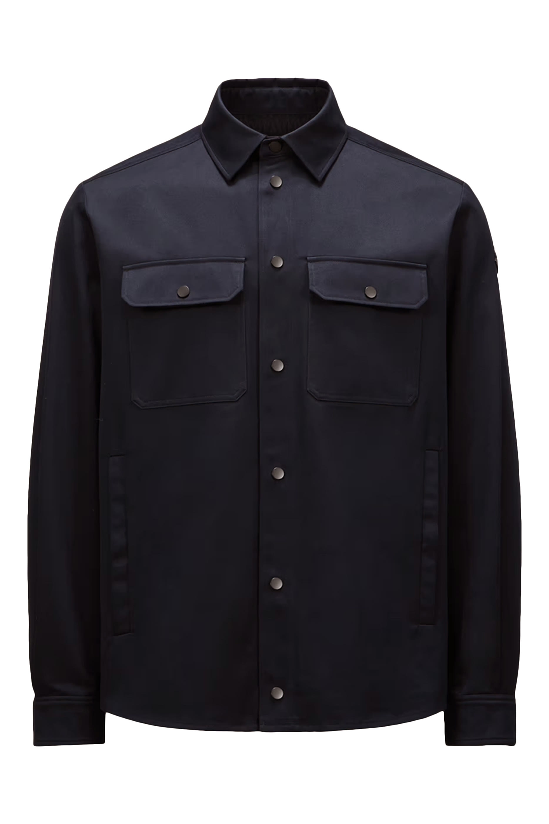 قميص بأكمام طويلة