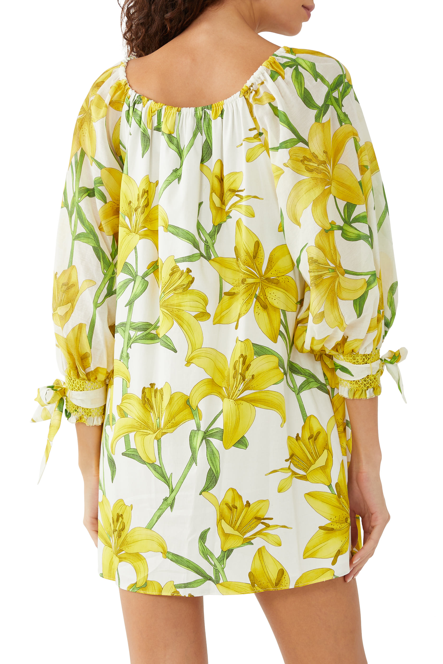 فستان ارتميس قصير بتصميم بلوزة بأكتاف مكشوفة وأكمام بربطات