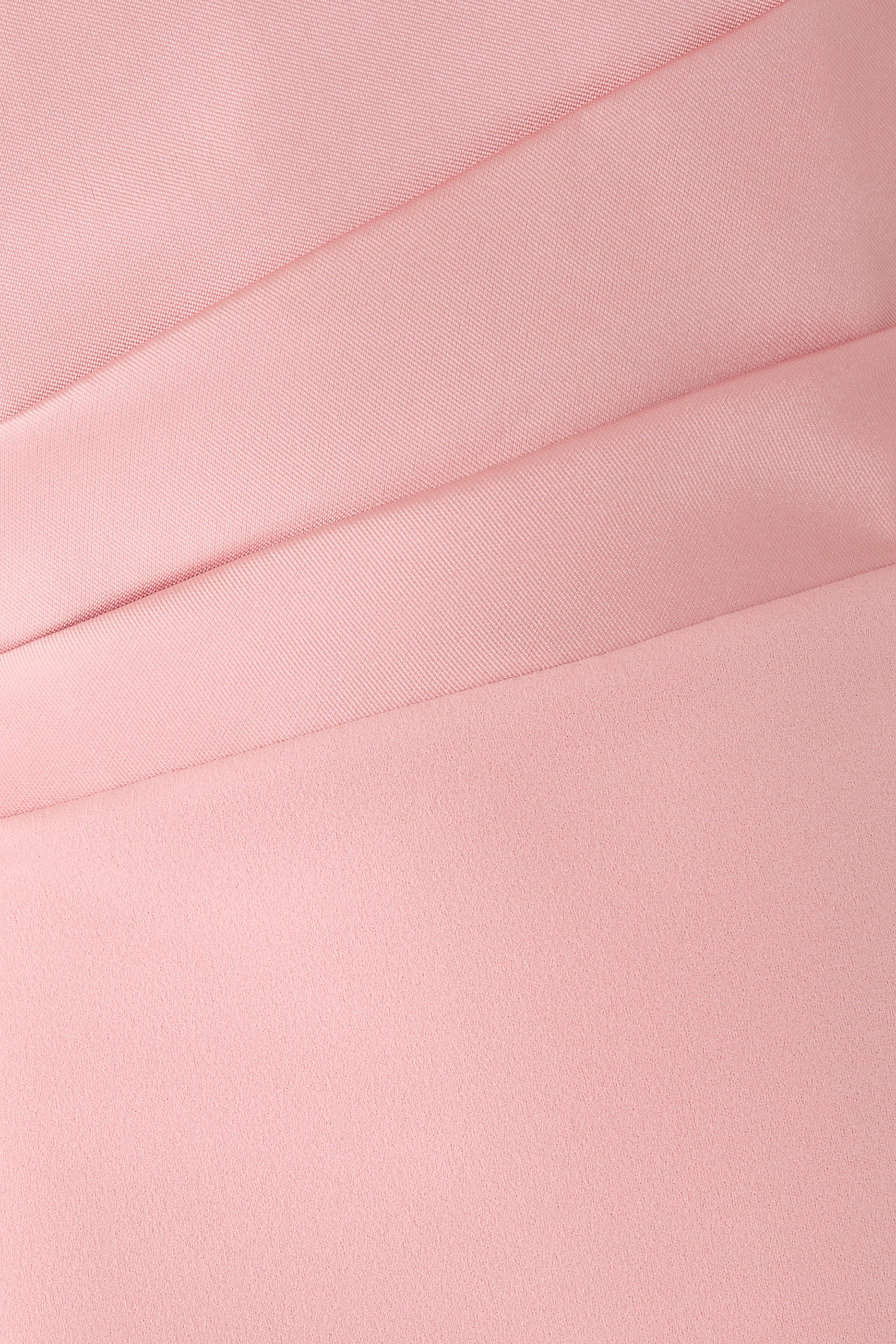 فستان عفراء طويل