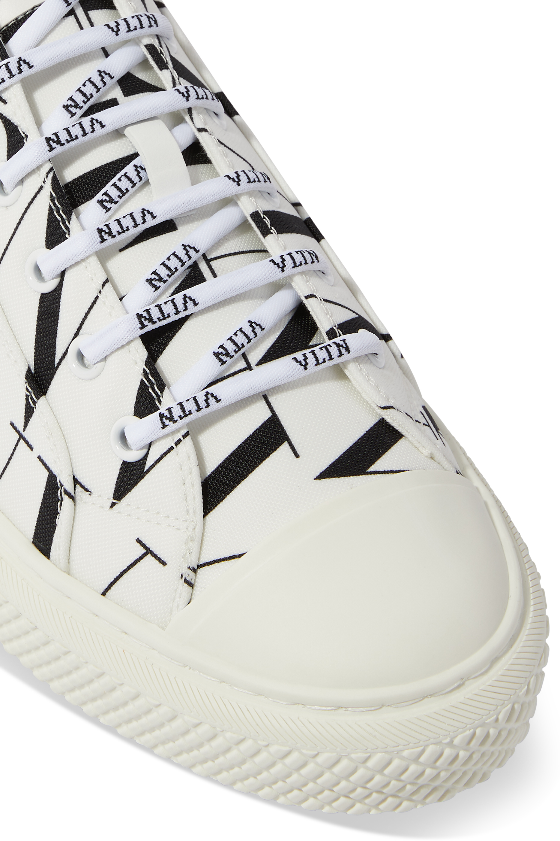 سنيكرز جيجيز بكاحل منخفض قماش قنب