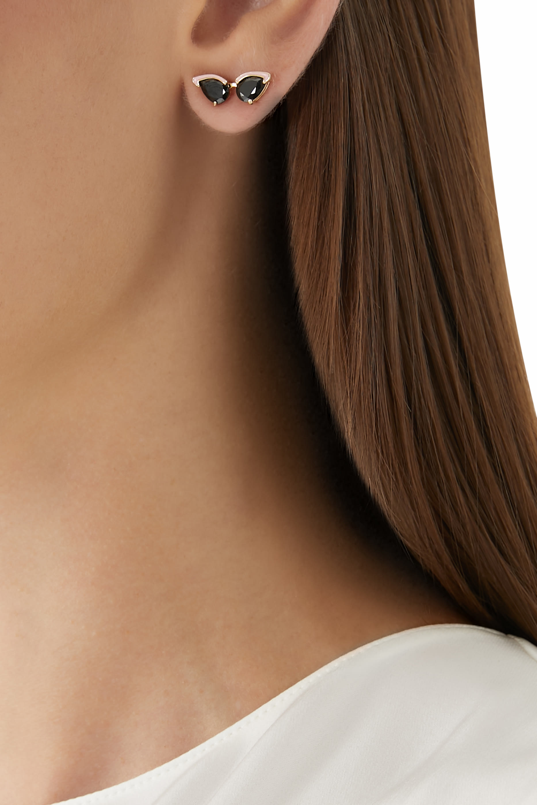 أقراط بتصميم نظارات شمسية