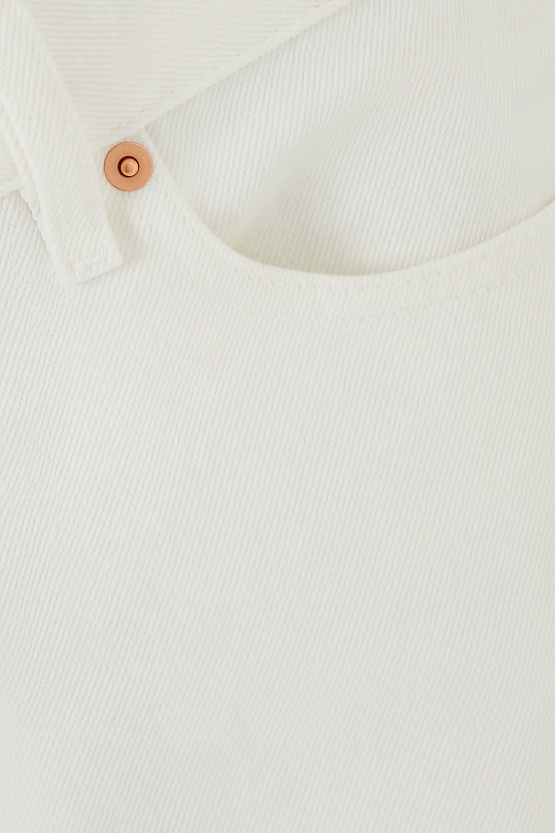 بنطال دنيم بقصة واسعة قصيرة