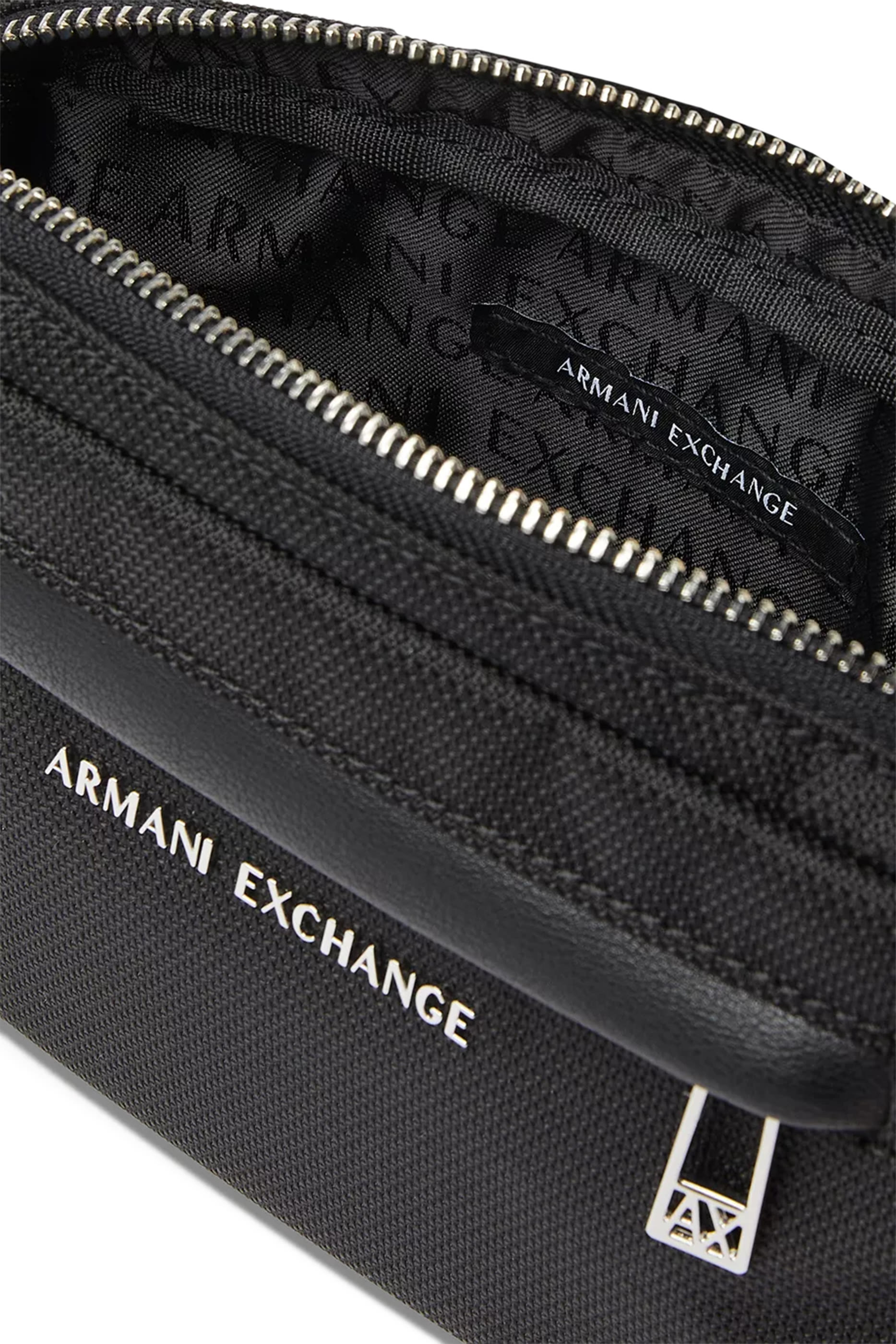 حقيبة خصر سنغافور 