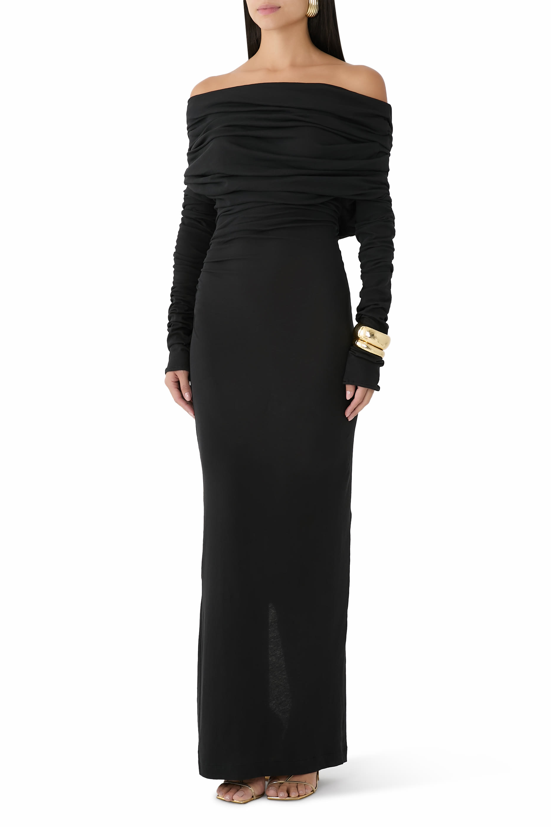 فستان بوند بأكتاف مكشوفة