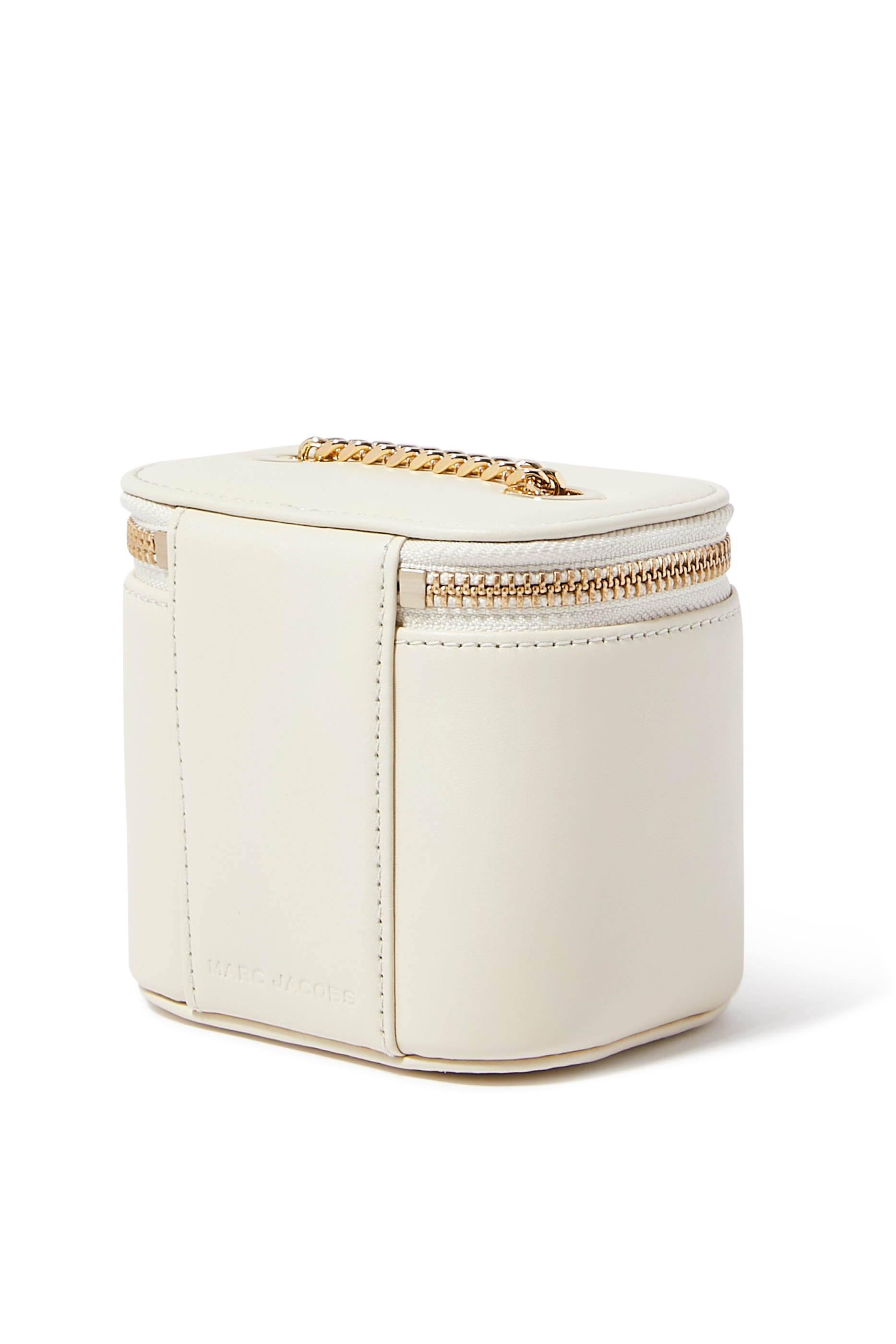 حقيبة مستحضرات صغيرة