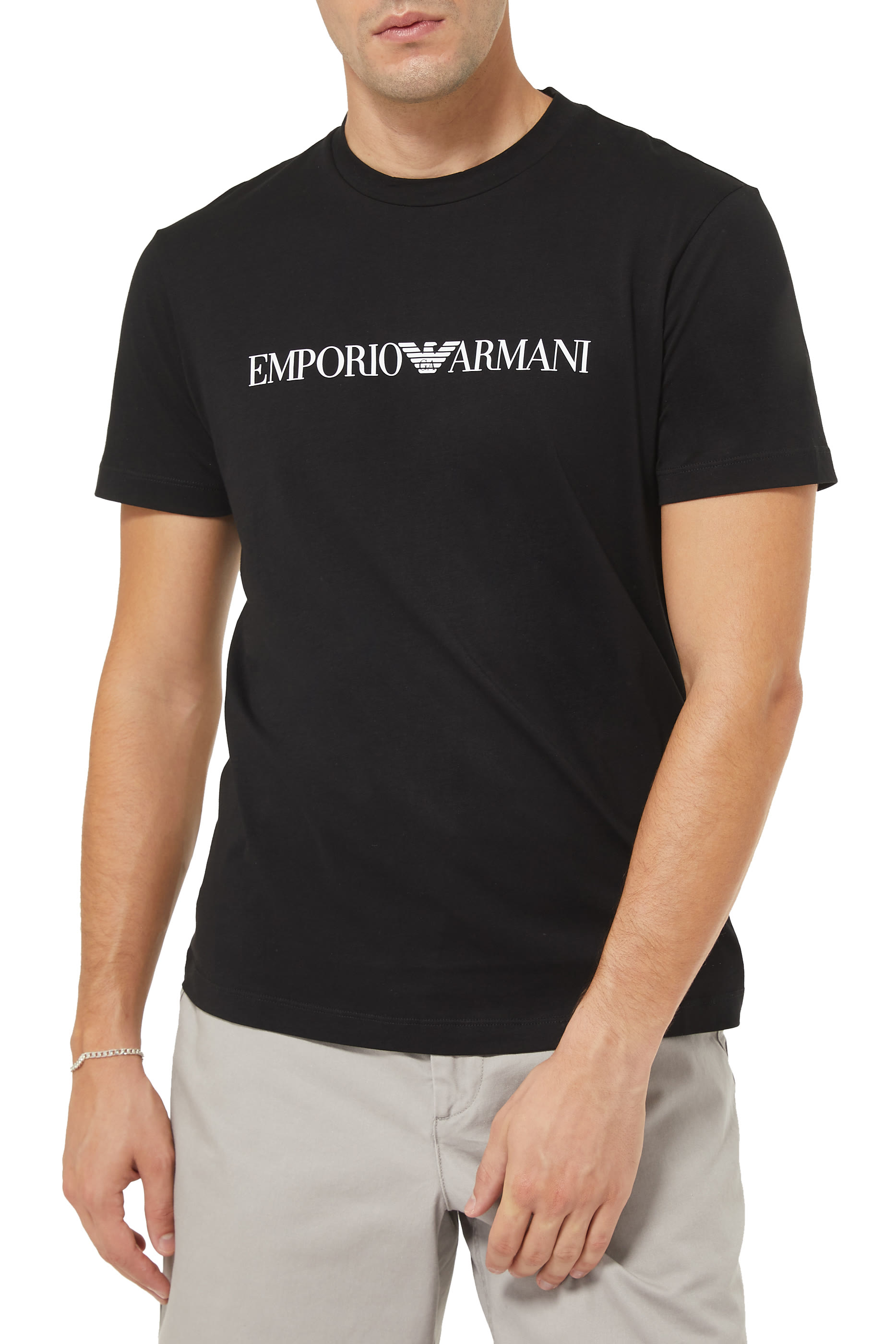 تي شيرت بشعار الماركة كبير الحجم