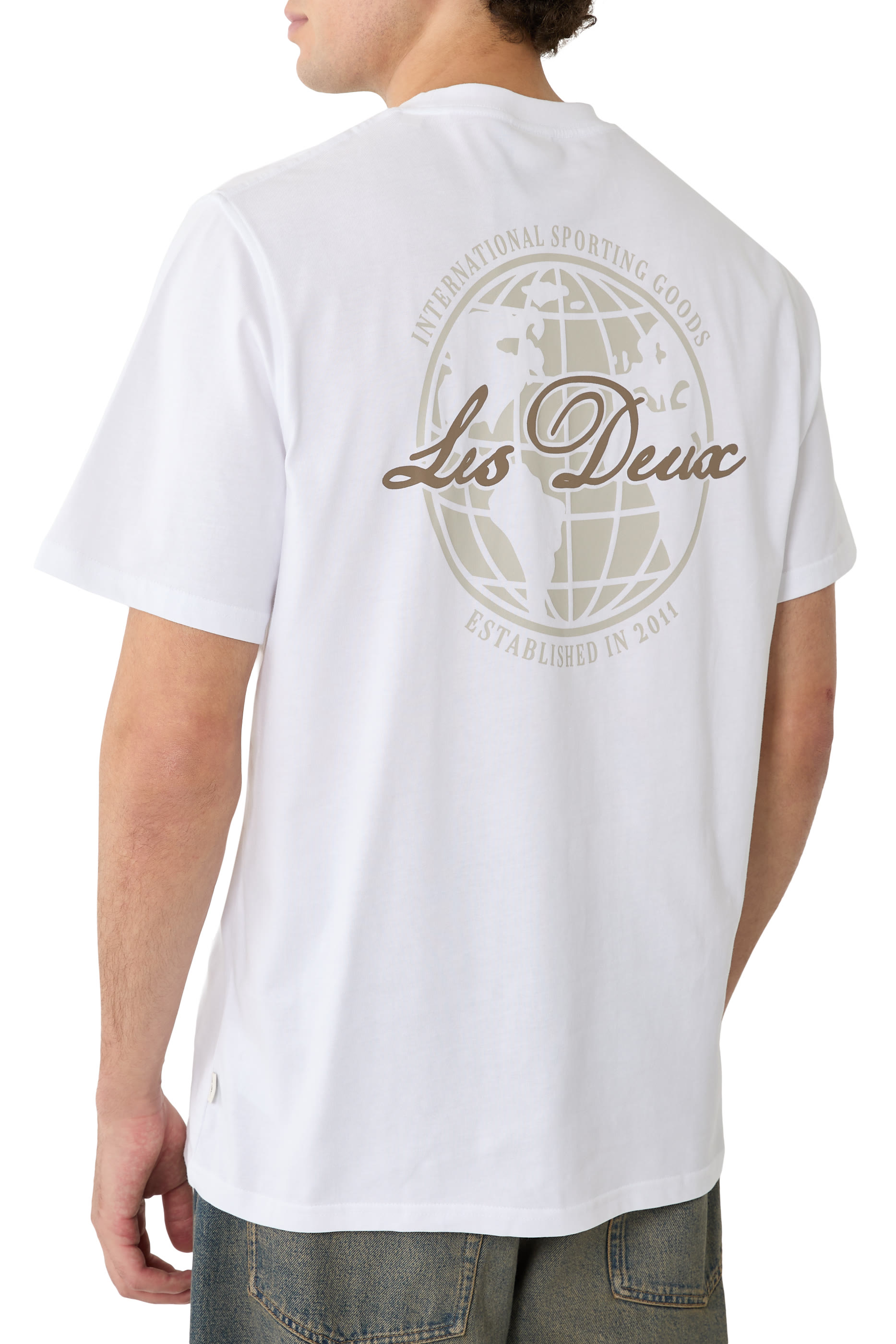 تيشيرت بن بطبعة كرة أرضية