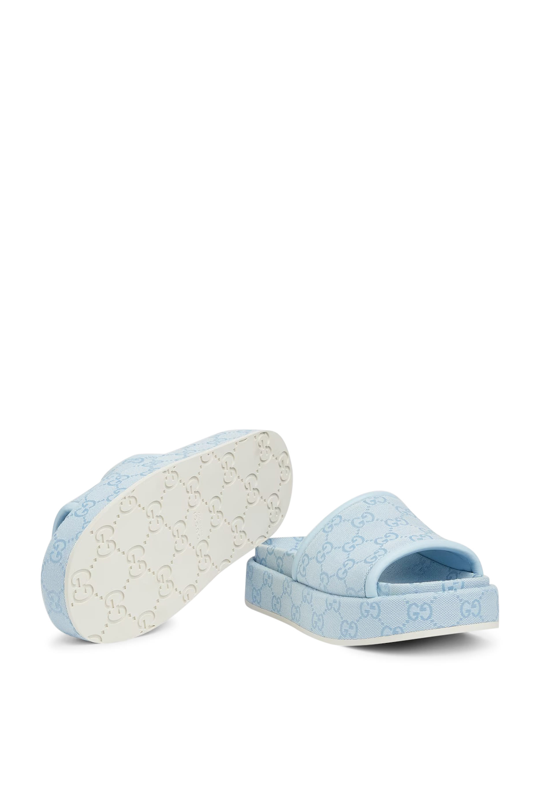 صندل بشعار حرفي الماركة بنعل سميك