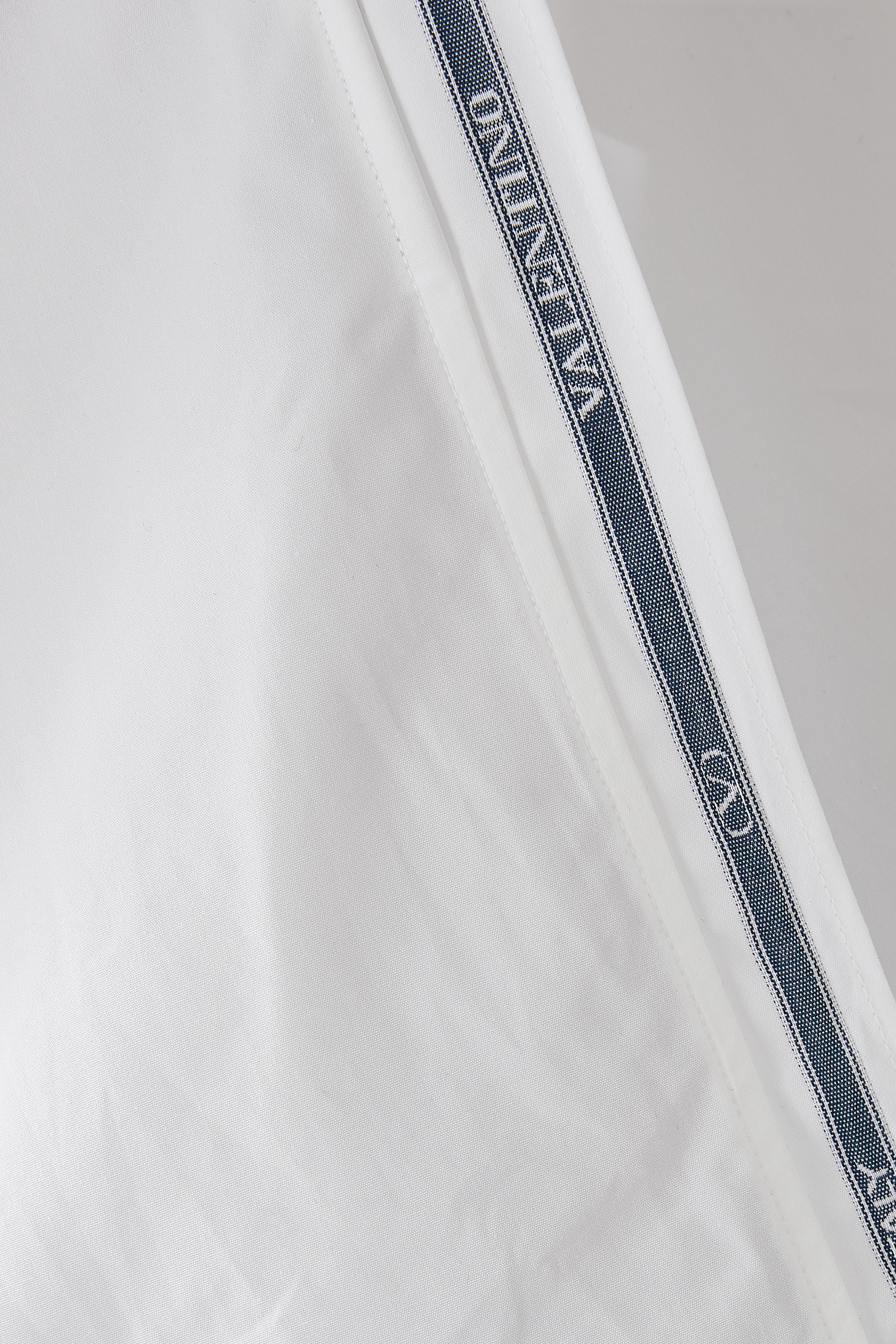  Concealed-Fastening Cotton Shirt