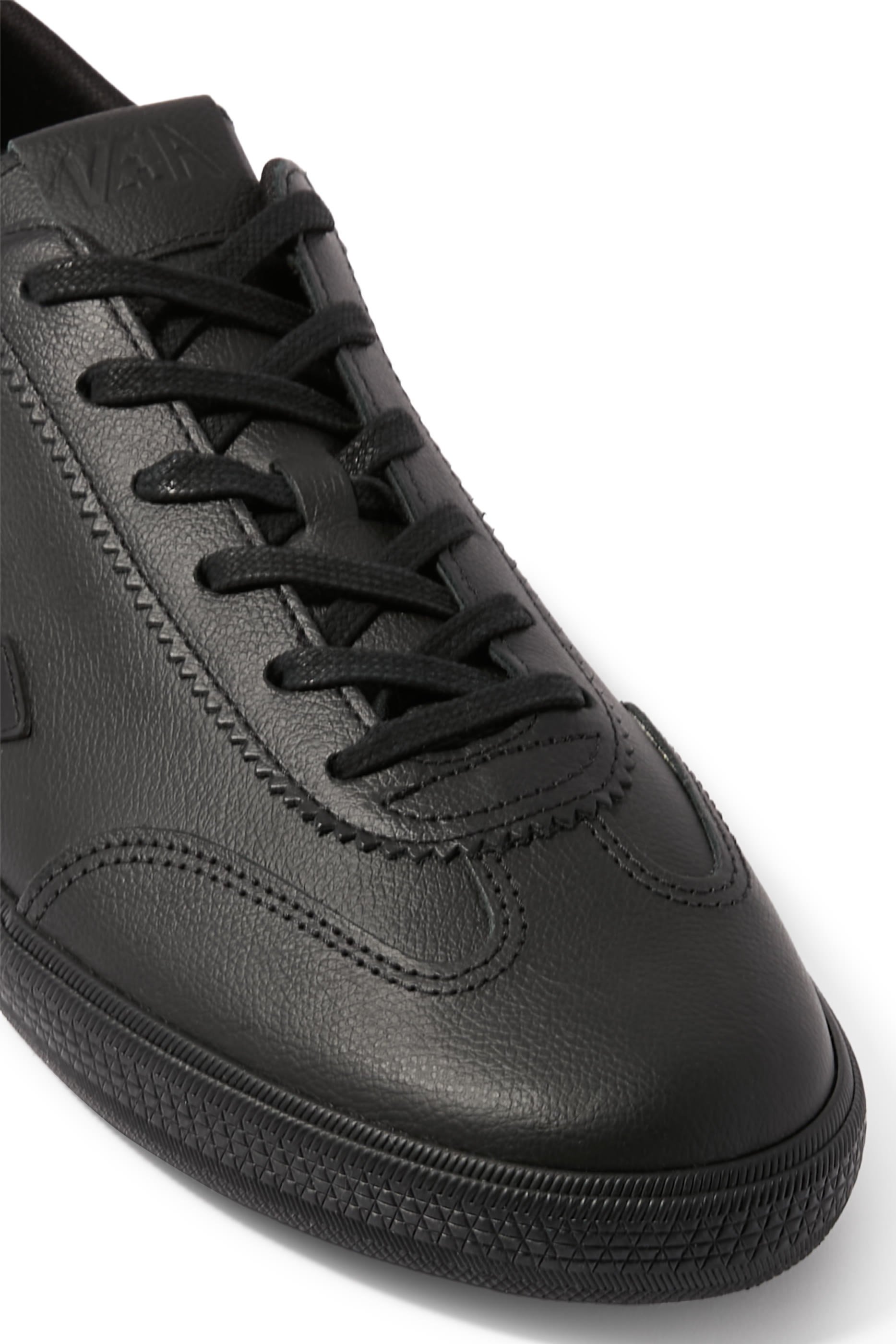 سنيكرز فولي بشعار الماركة