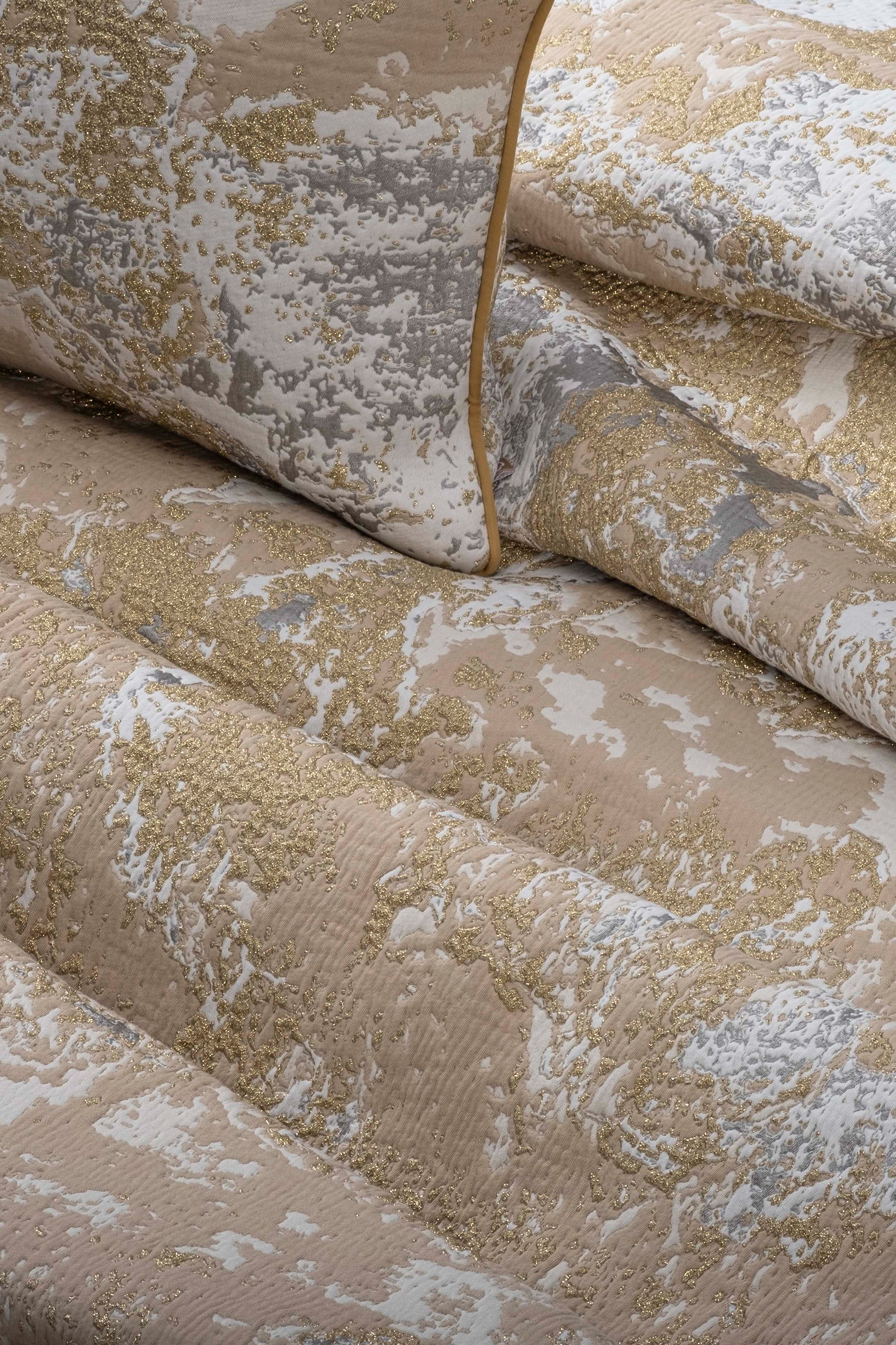 غطاء سرير والتز