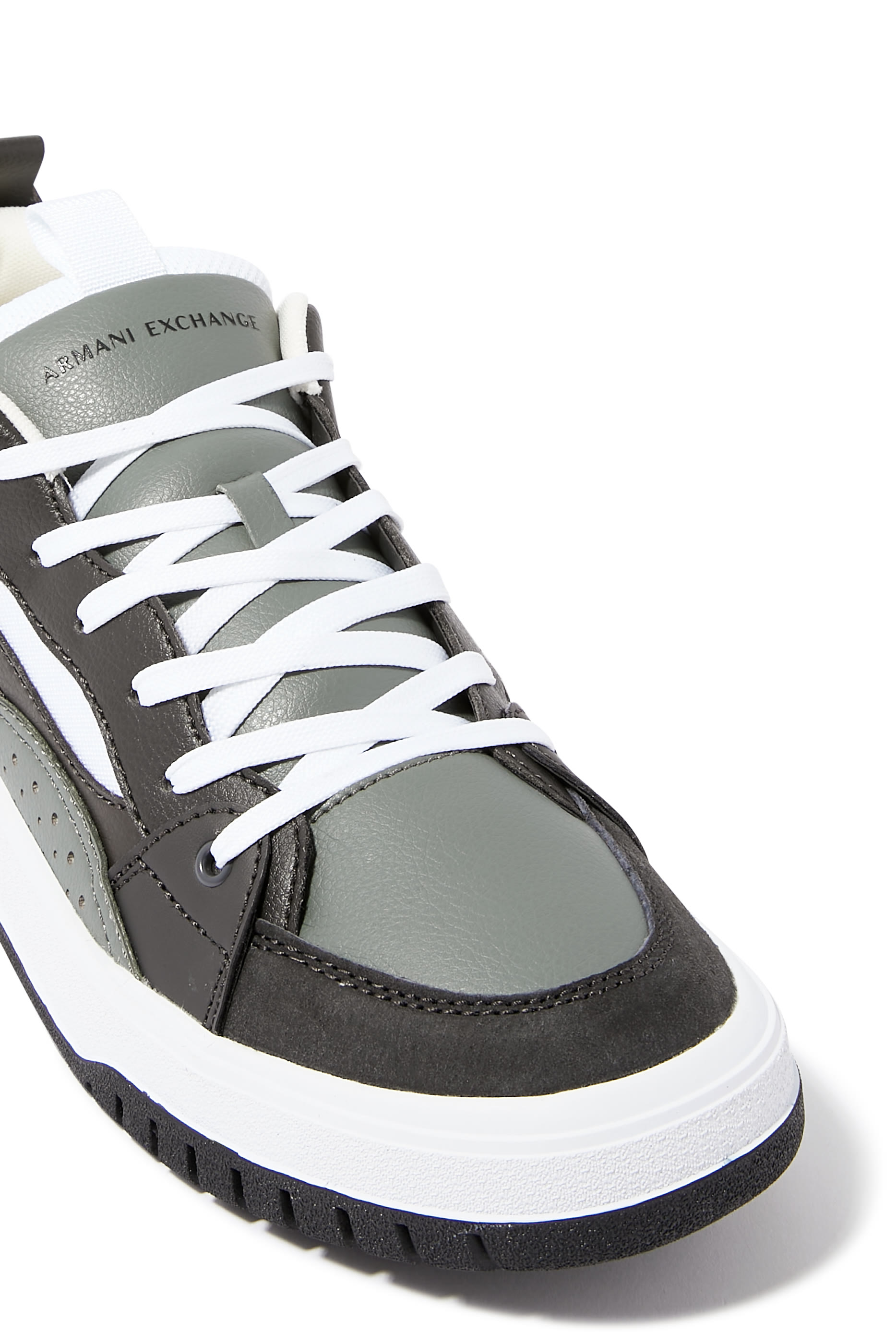 سنيكرز دوك بشعار الماركة