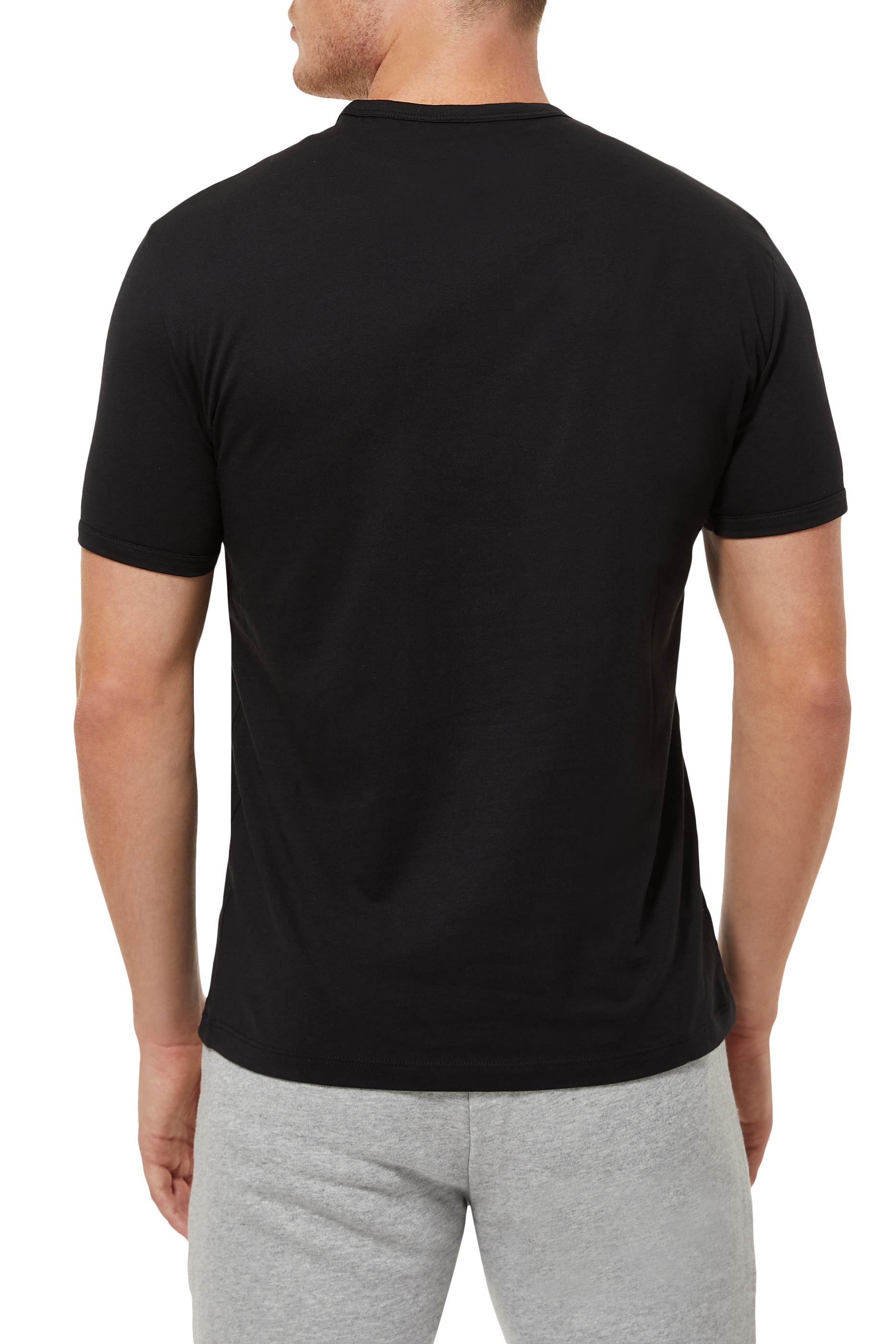 تي شيرت بشعار الماركة بتصميم دائري بنفس اللون