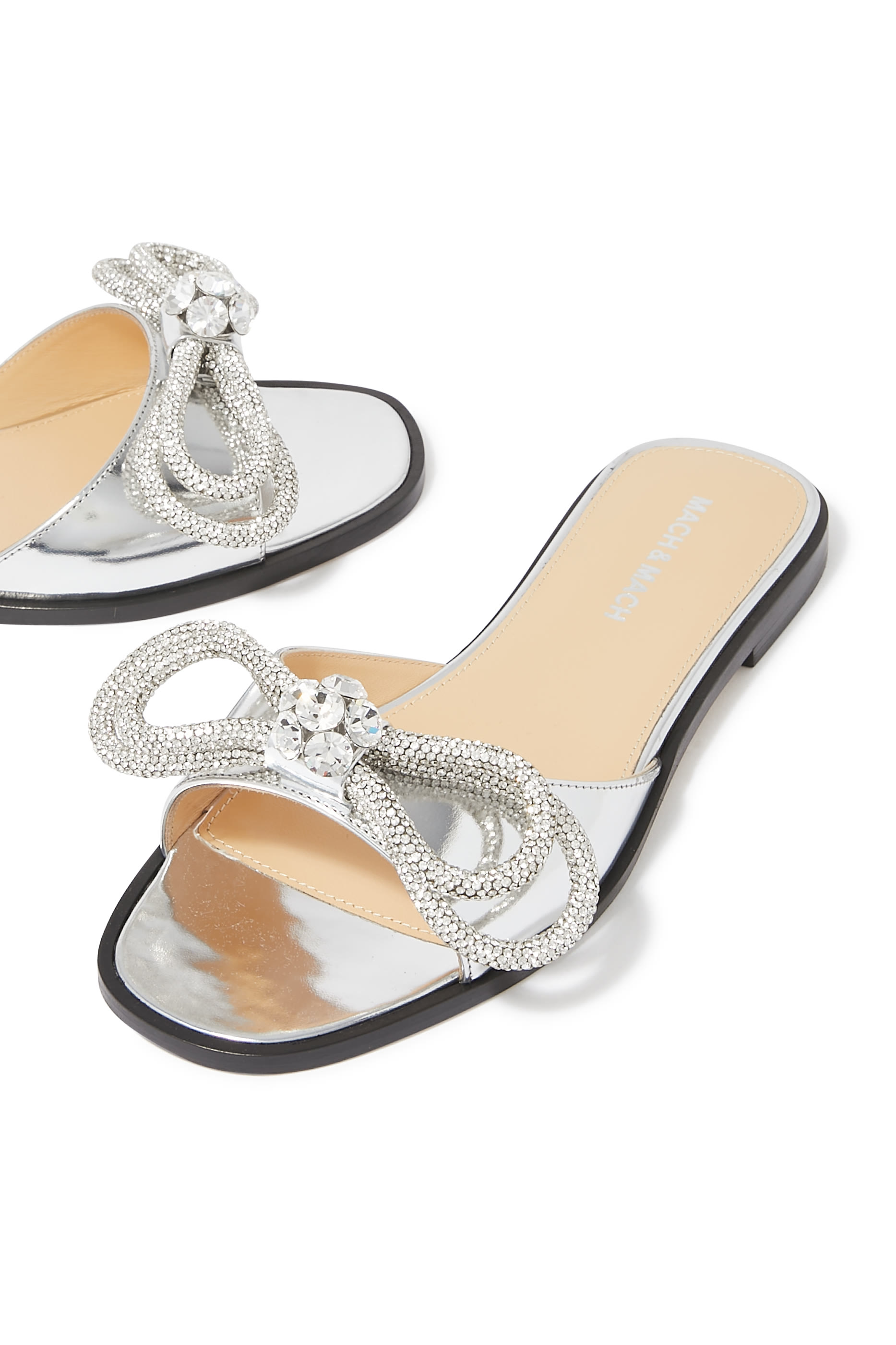 حذاء مفتوح من الخلف بفيونكة مزدوجة مرصعة بالكريستال