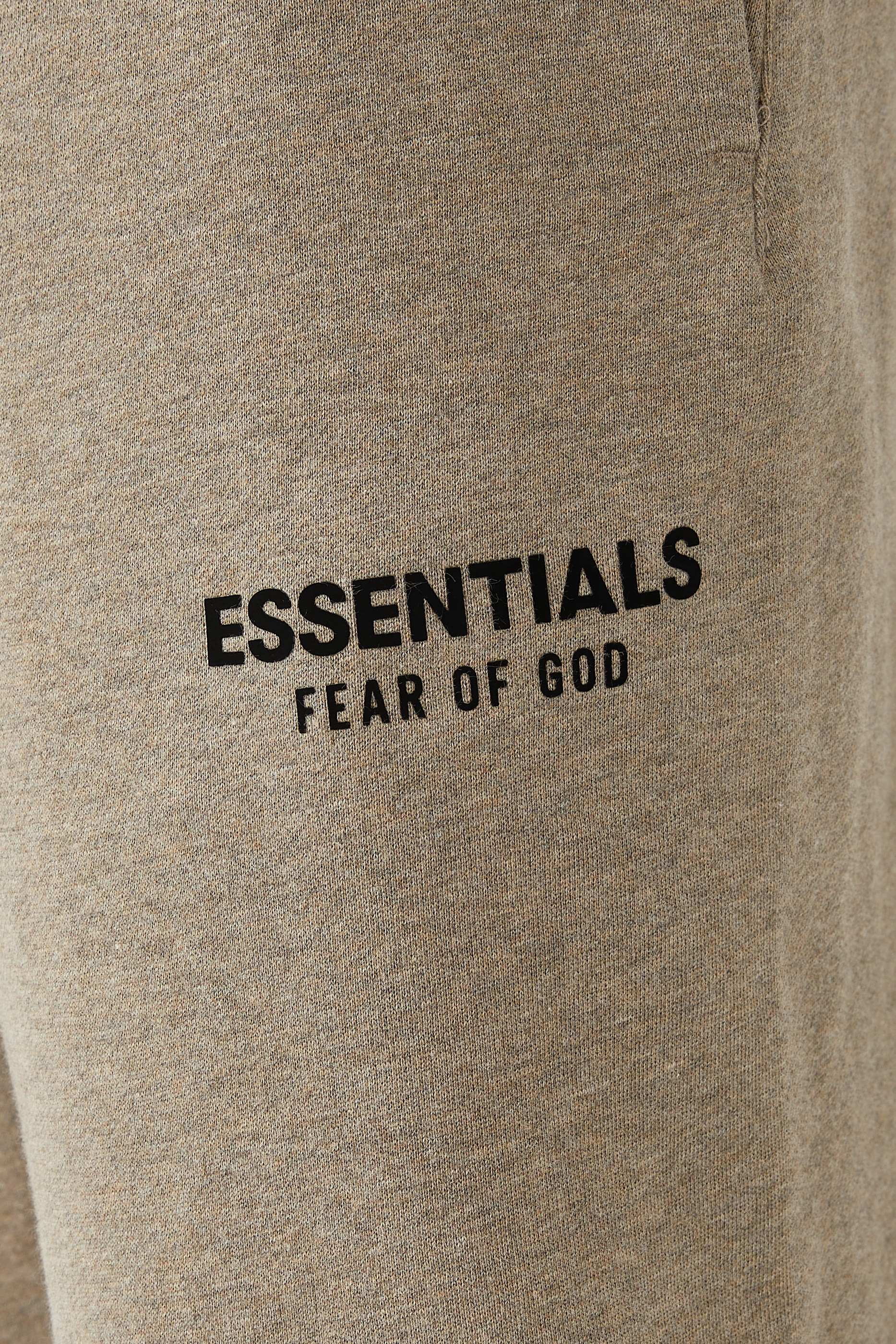 بنطال رياضي بشعار الماركة صوف