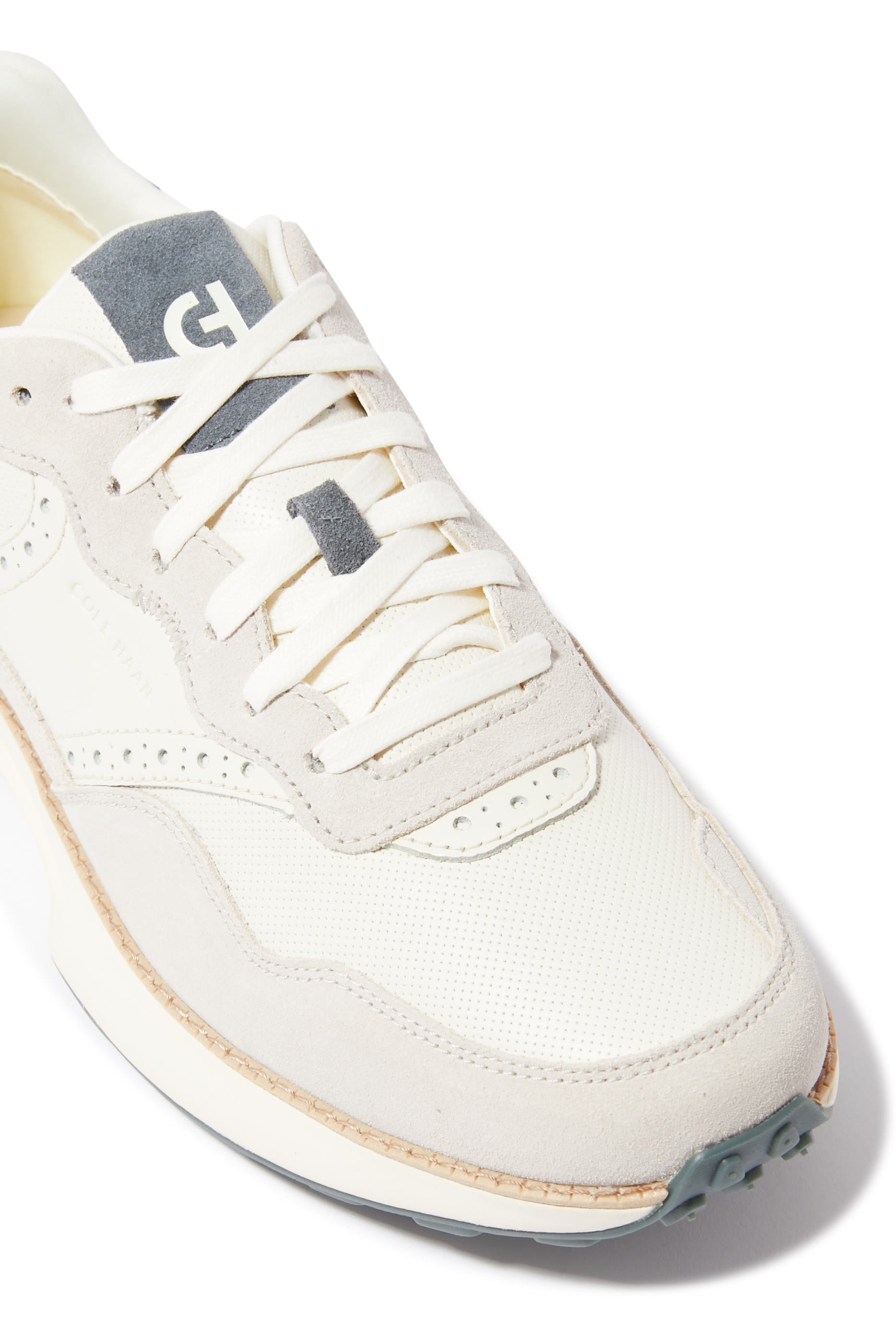 سنيكرز غراند برو أشلاند