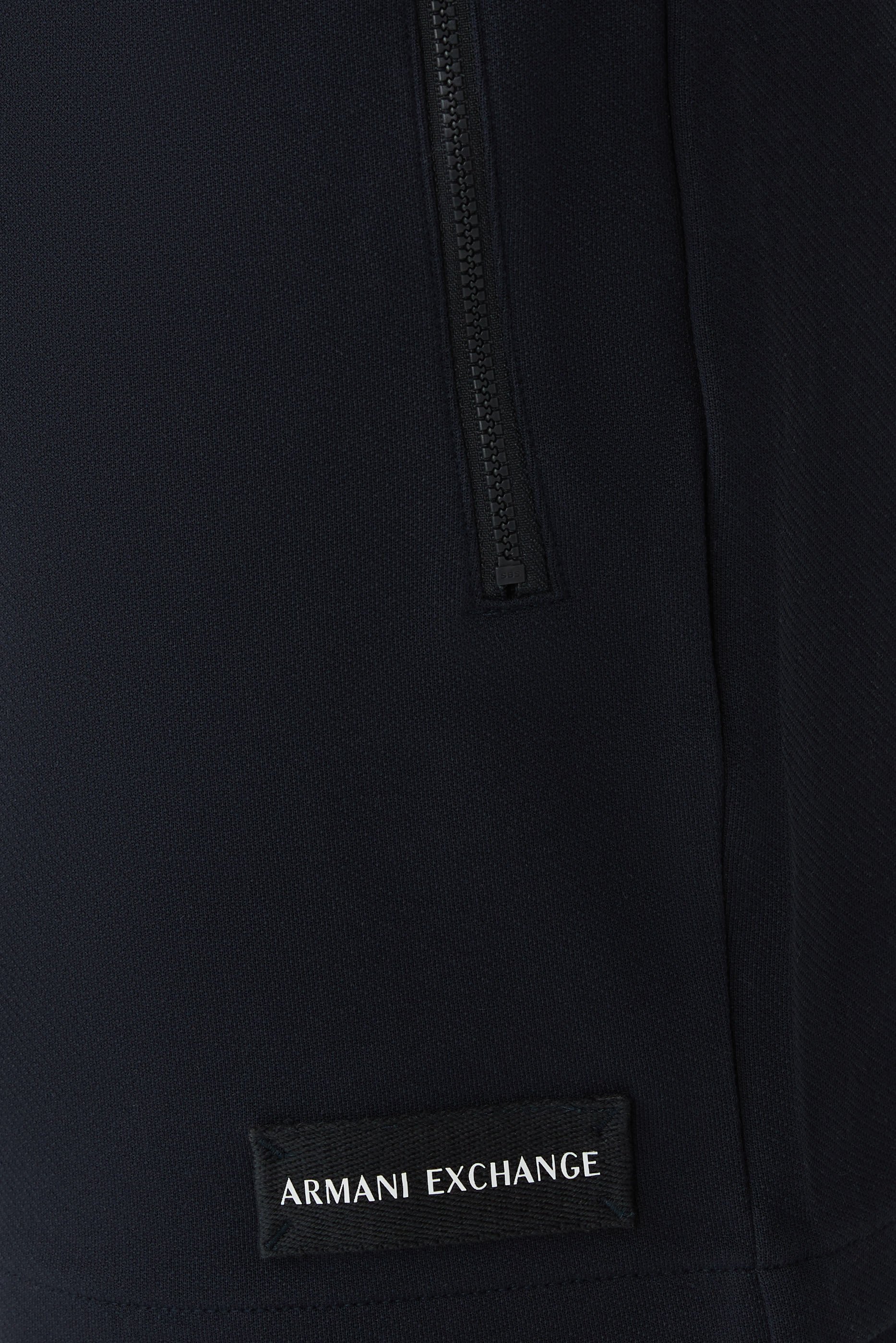 شورت رياضي بجيوب بسحاب