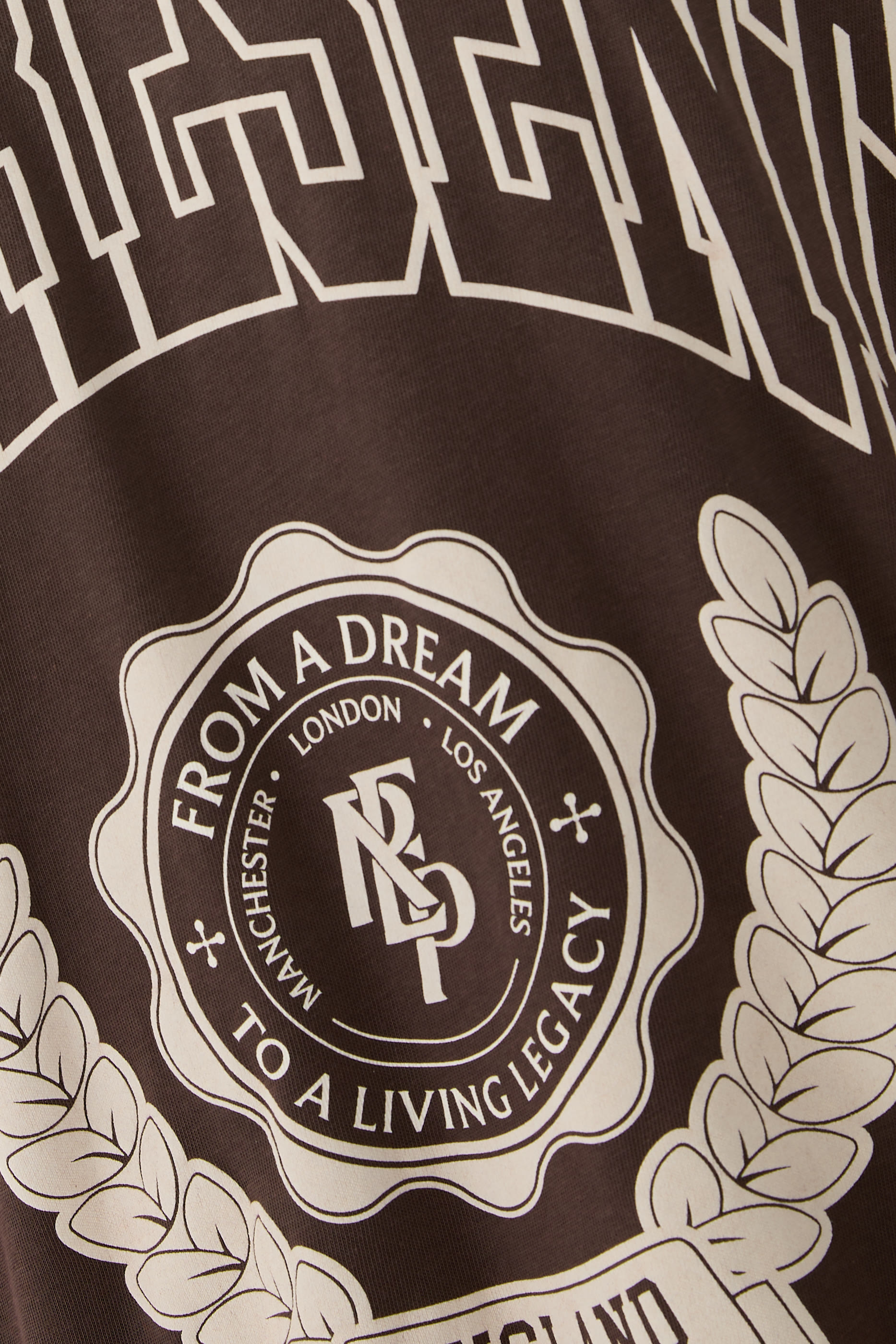 تيشيرت بنقشة شعار الماركة