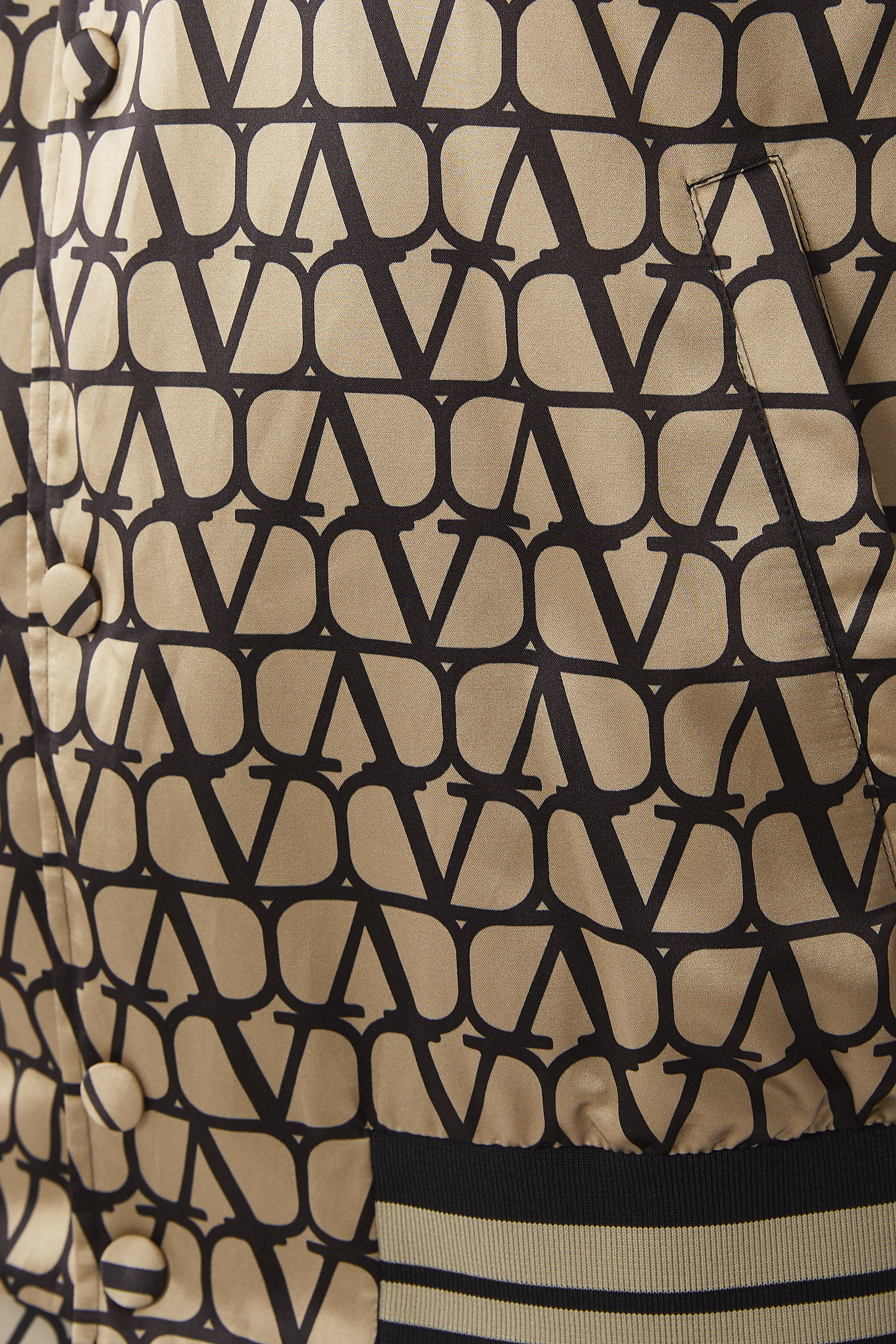 جاكيت بومبر توال ايكونوغراف