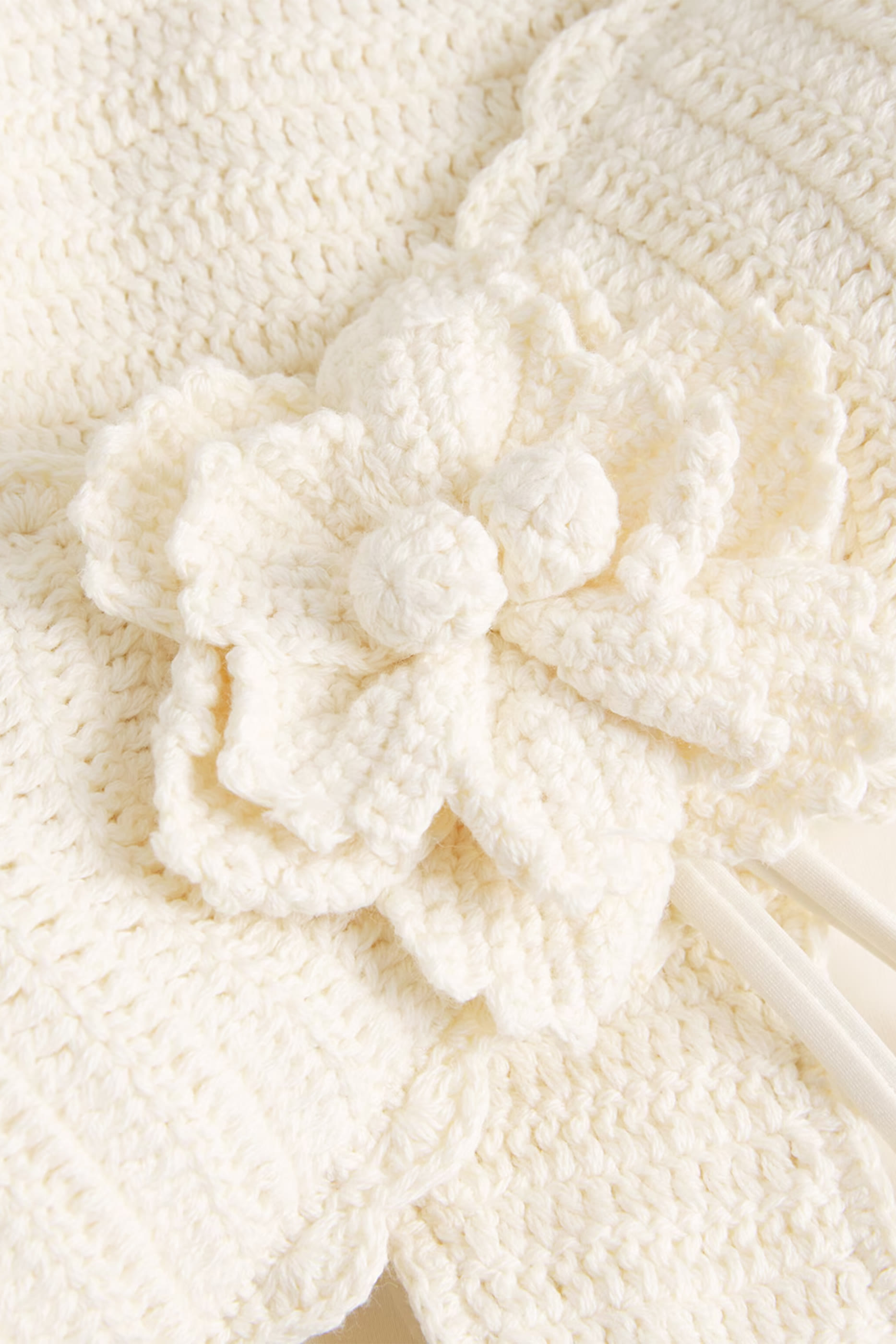 طقم بيكيني أوايكن بزهرة كروشيه