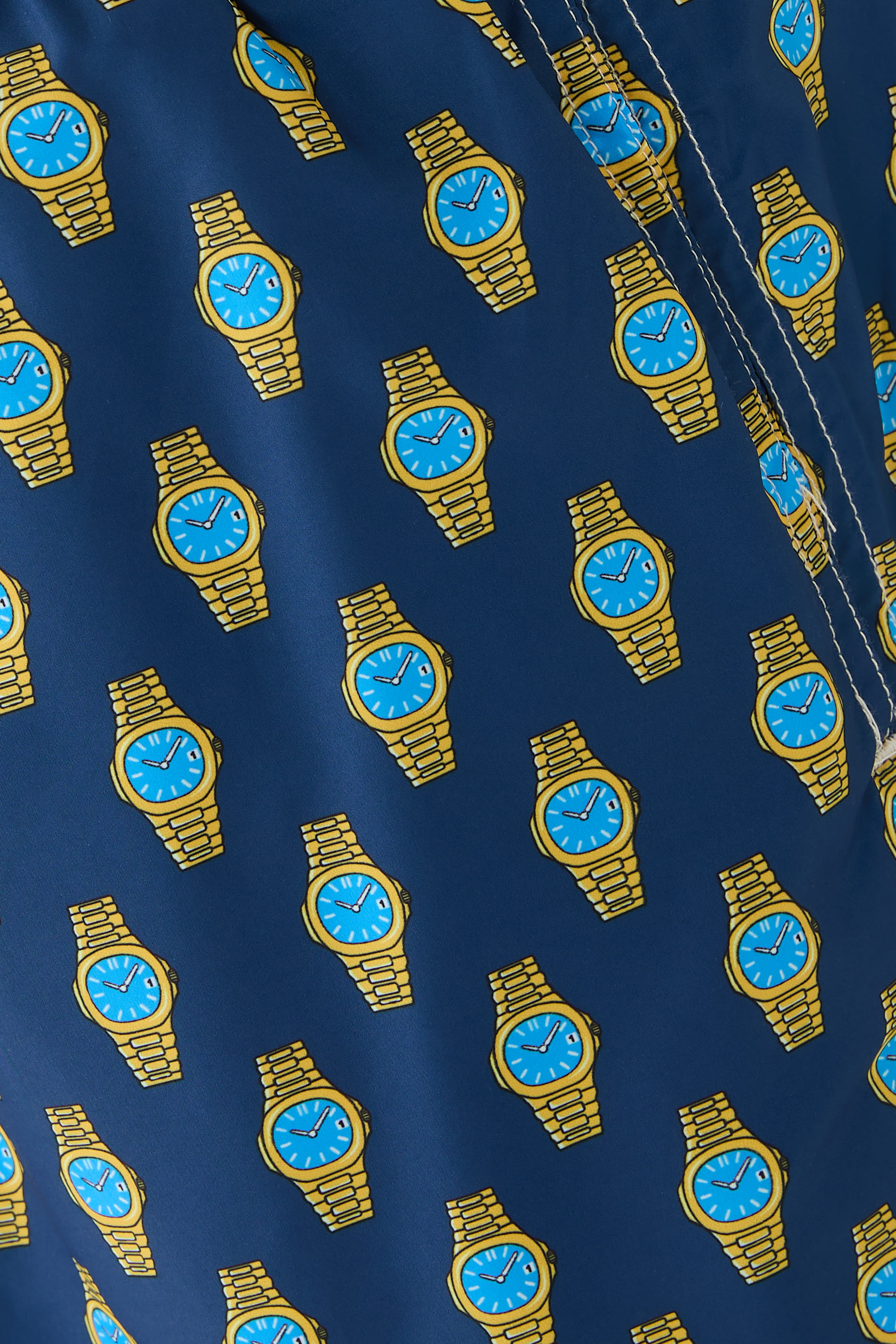 شورت سباحة بطبعة ساعات