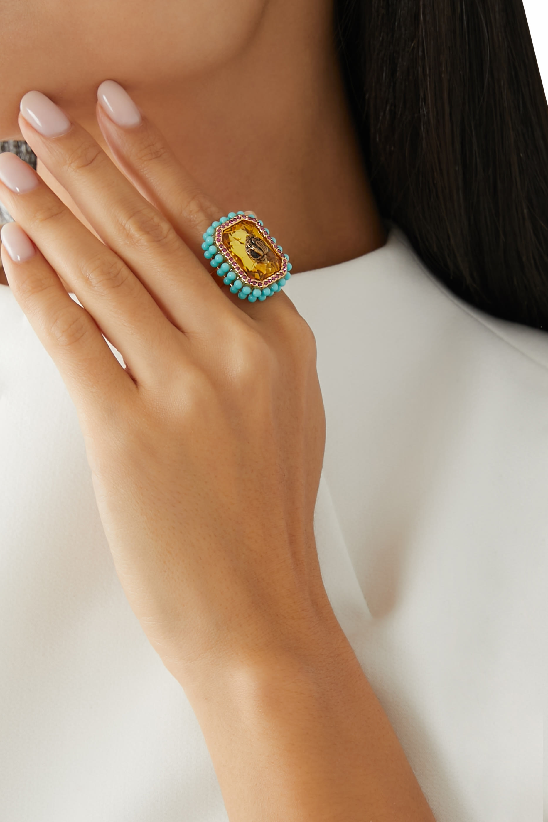 خاتم كوكتيل بتصميم الزمرد