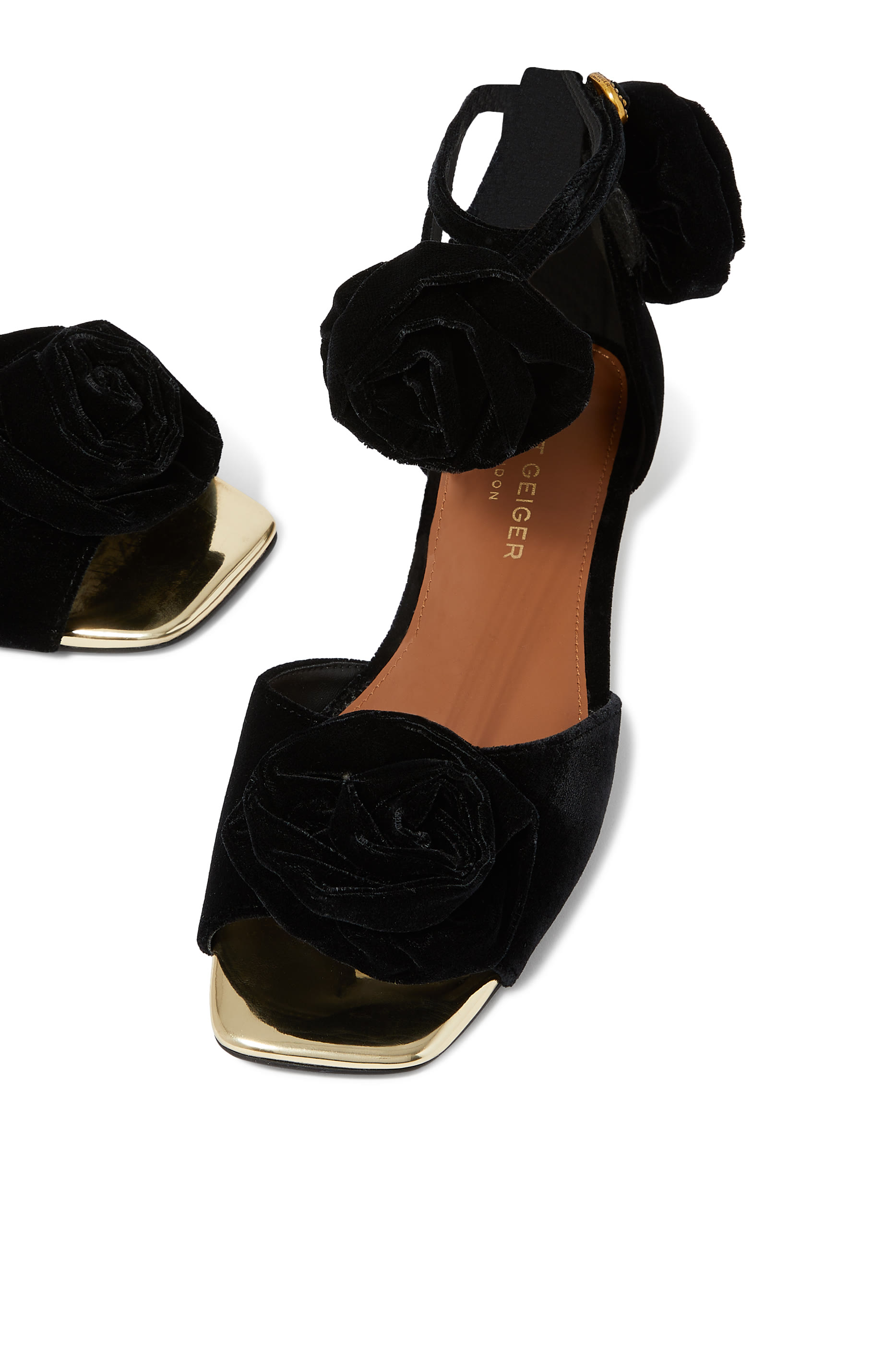 صندل بلوم بنعل مسطح