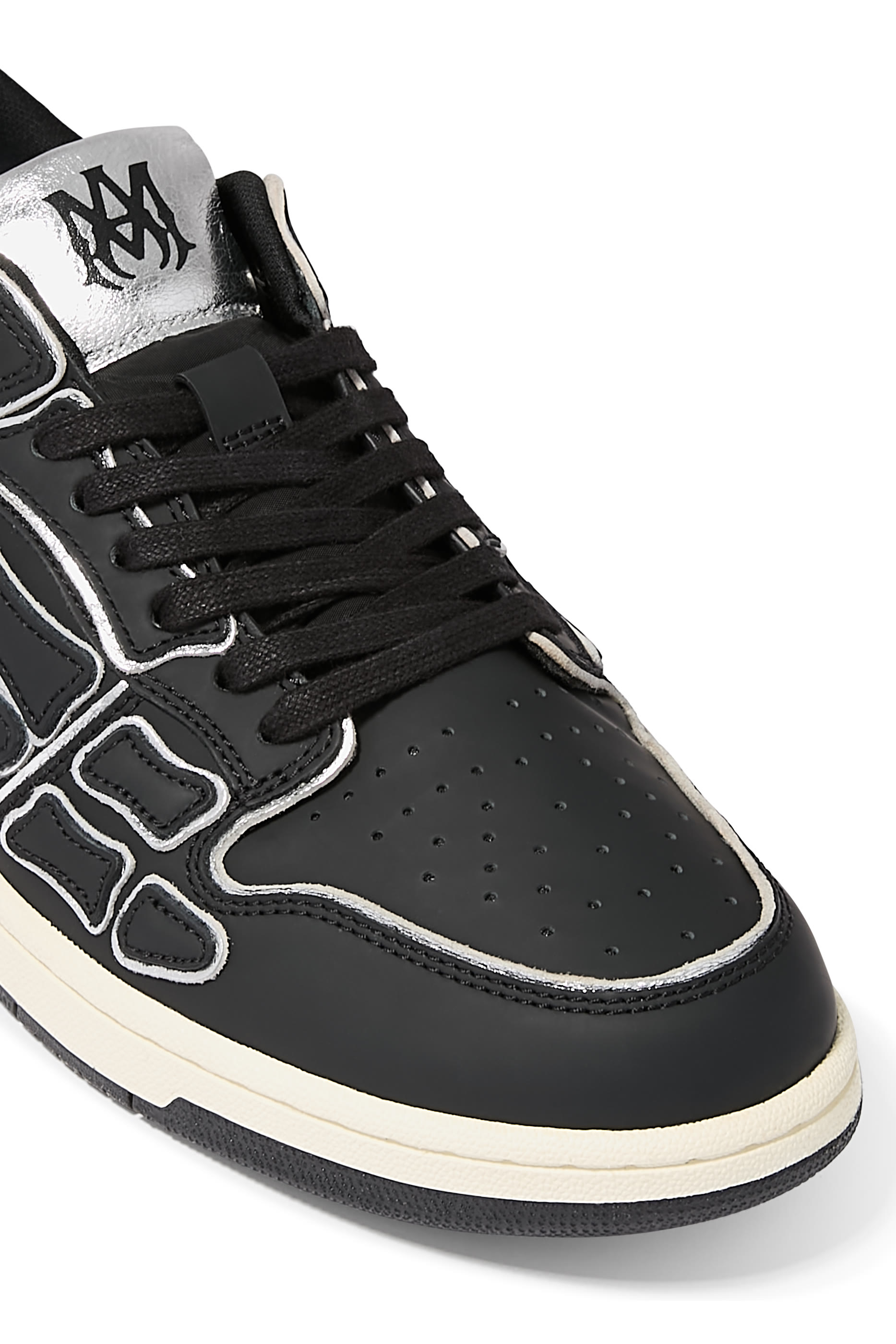 سنيكرز بكاحل منخفض ورقع هيكل عظمي 