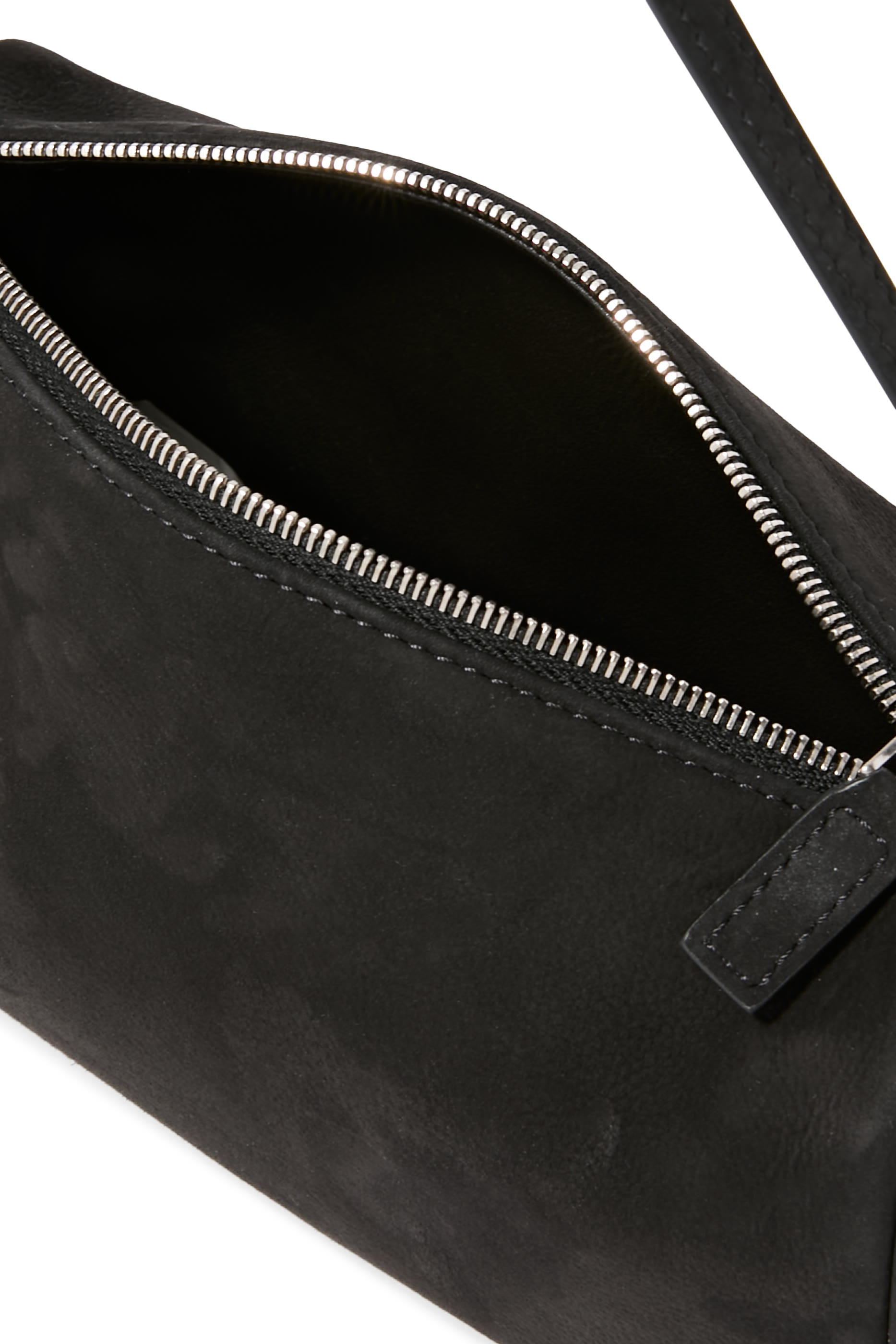 حقيبة بتصميم مستوحى من التسعينات