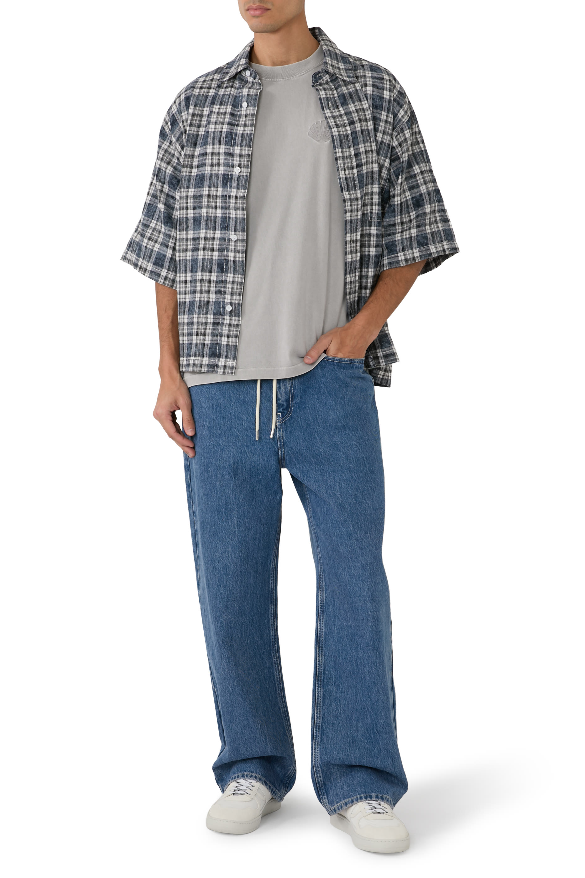 تيشيرت بشعار الماركة