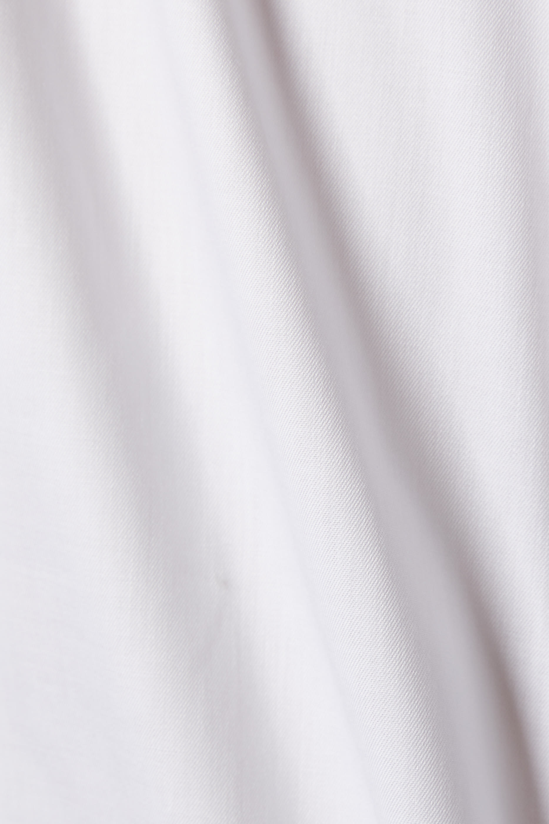 قميص تويل مميز للماركة بقصة ضيقة