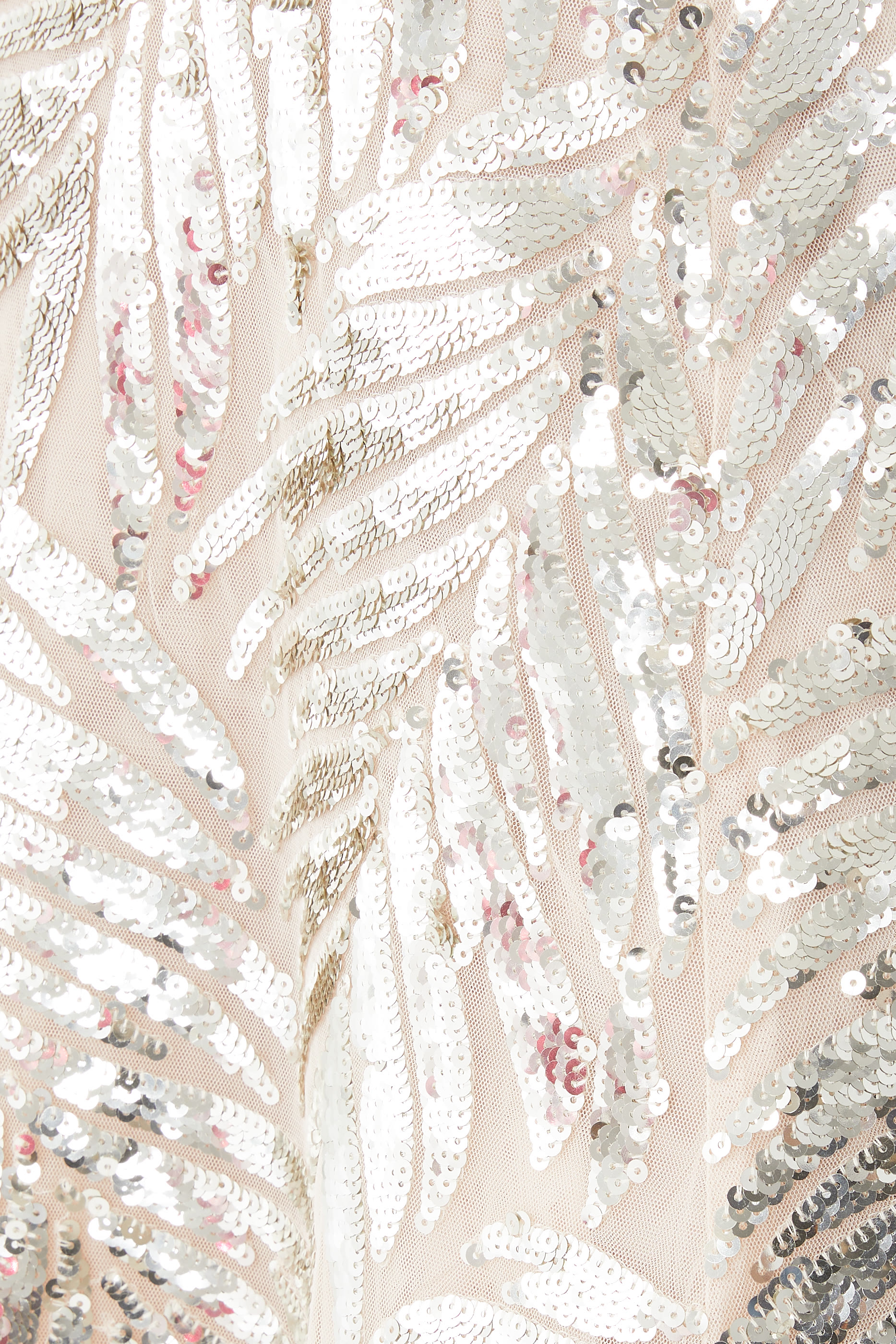 فستان بالرينا بلا حمالات مزين بالترتر والريش