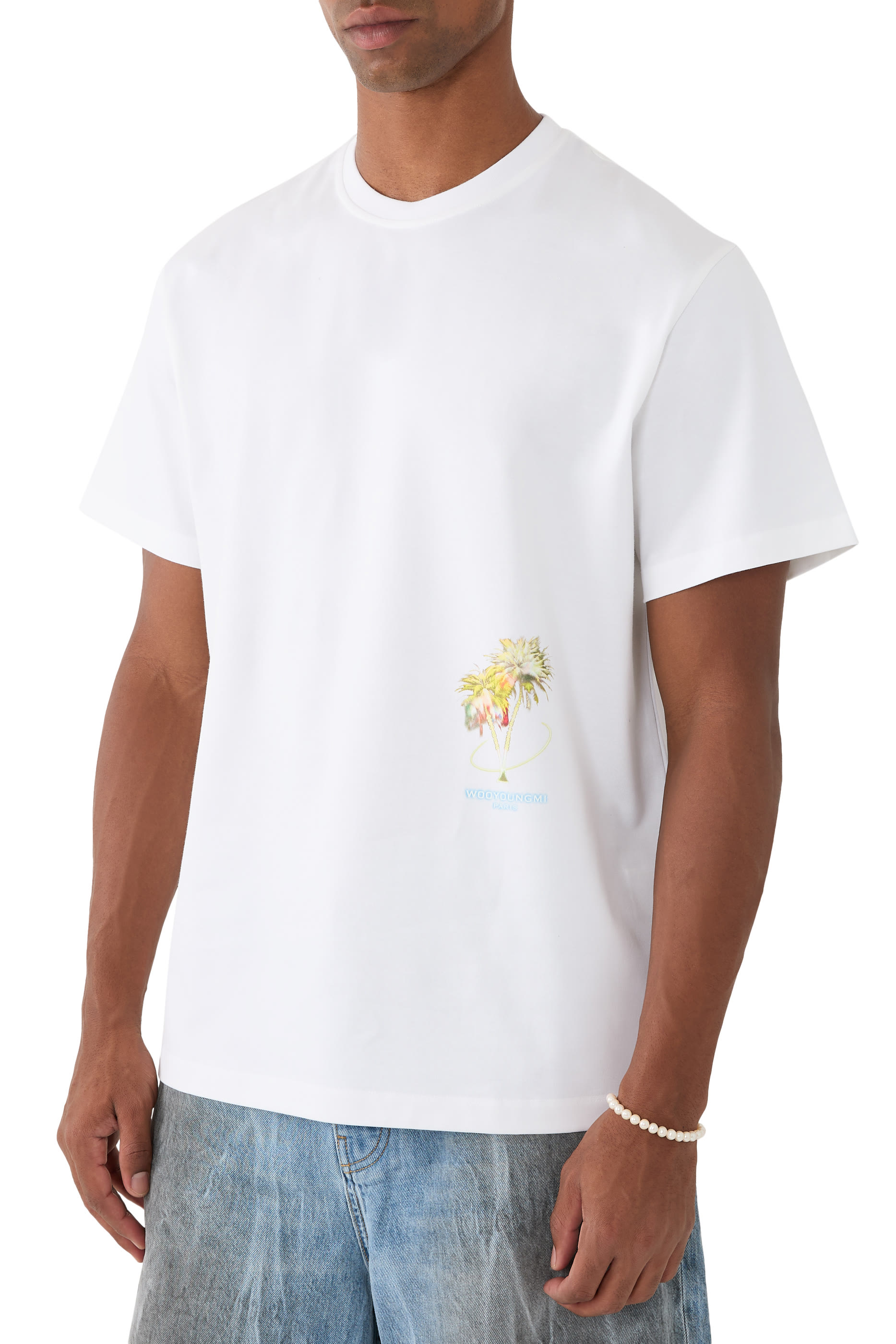 تيشيرت بطبعة غرافيك