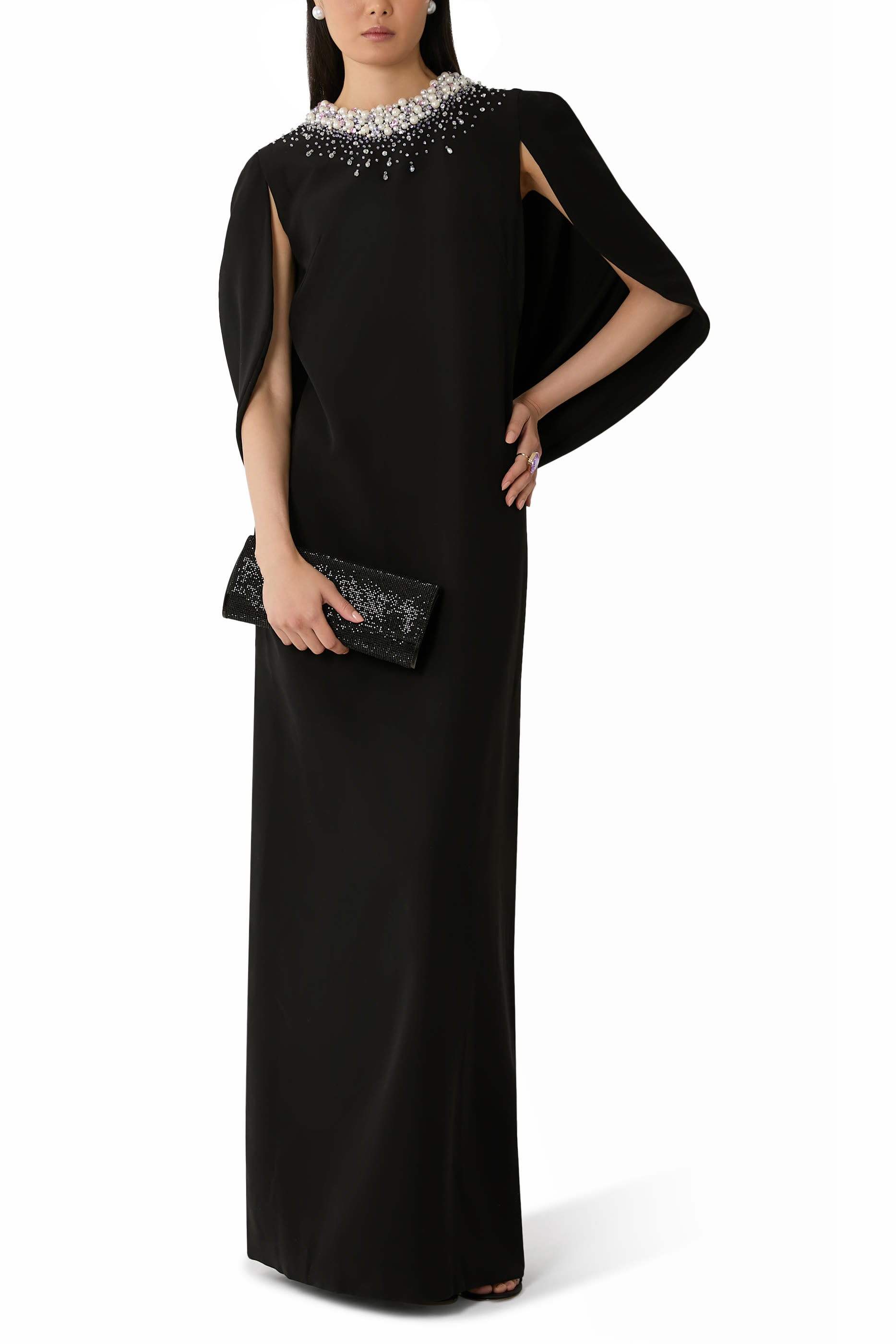  فستان سهرة بأكمام طويلة مزين بخرز