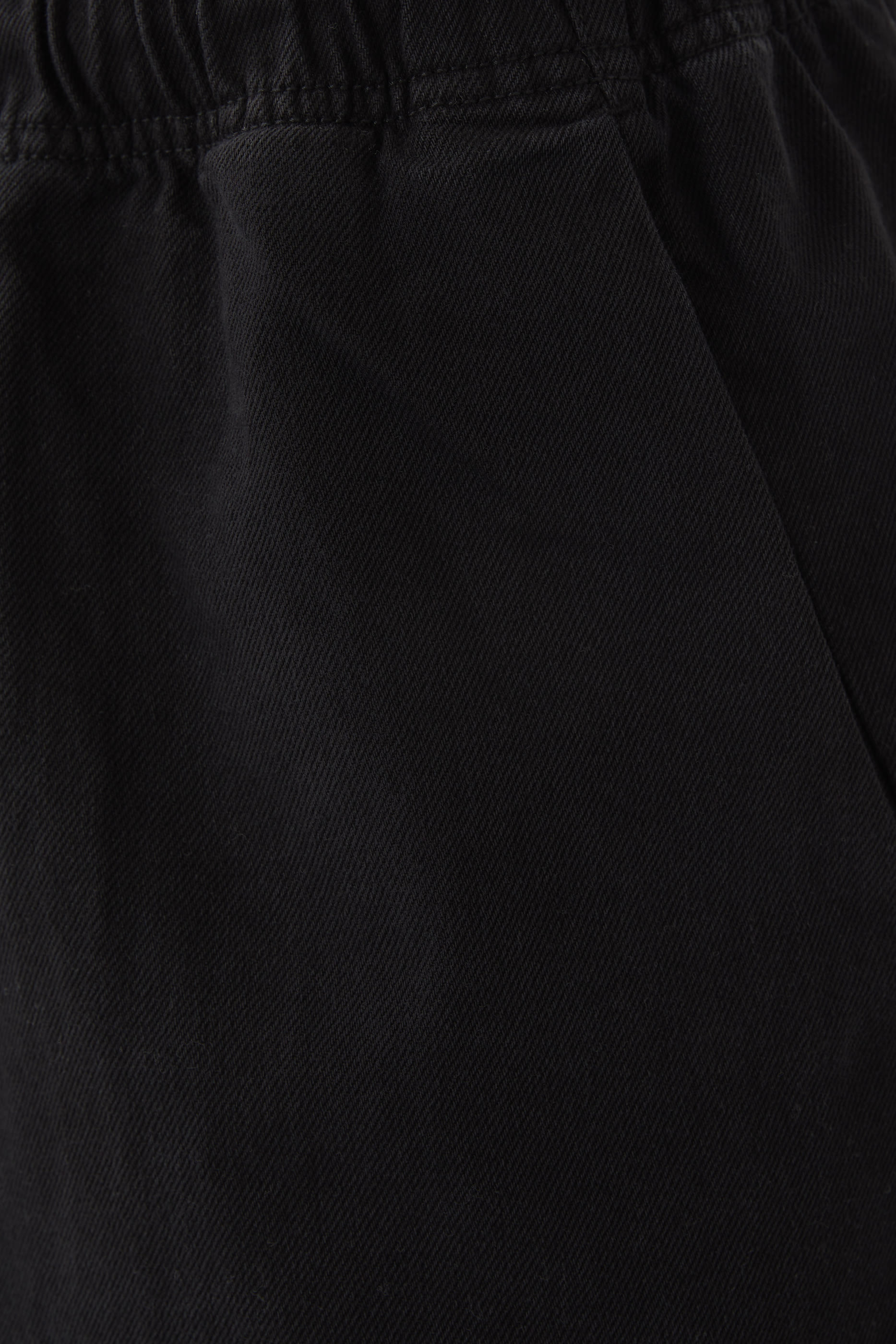 بنطال رياضي برباط خصر طويل