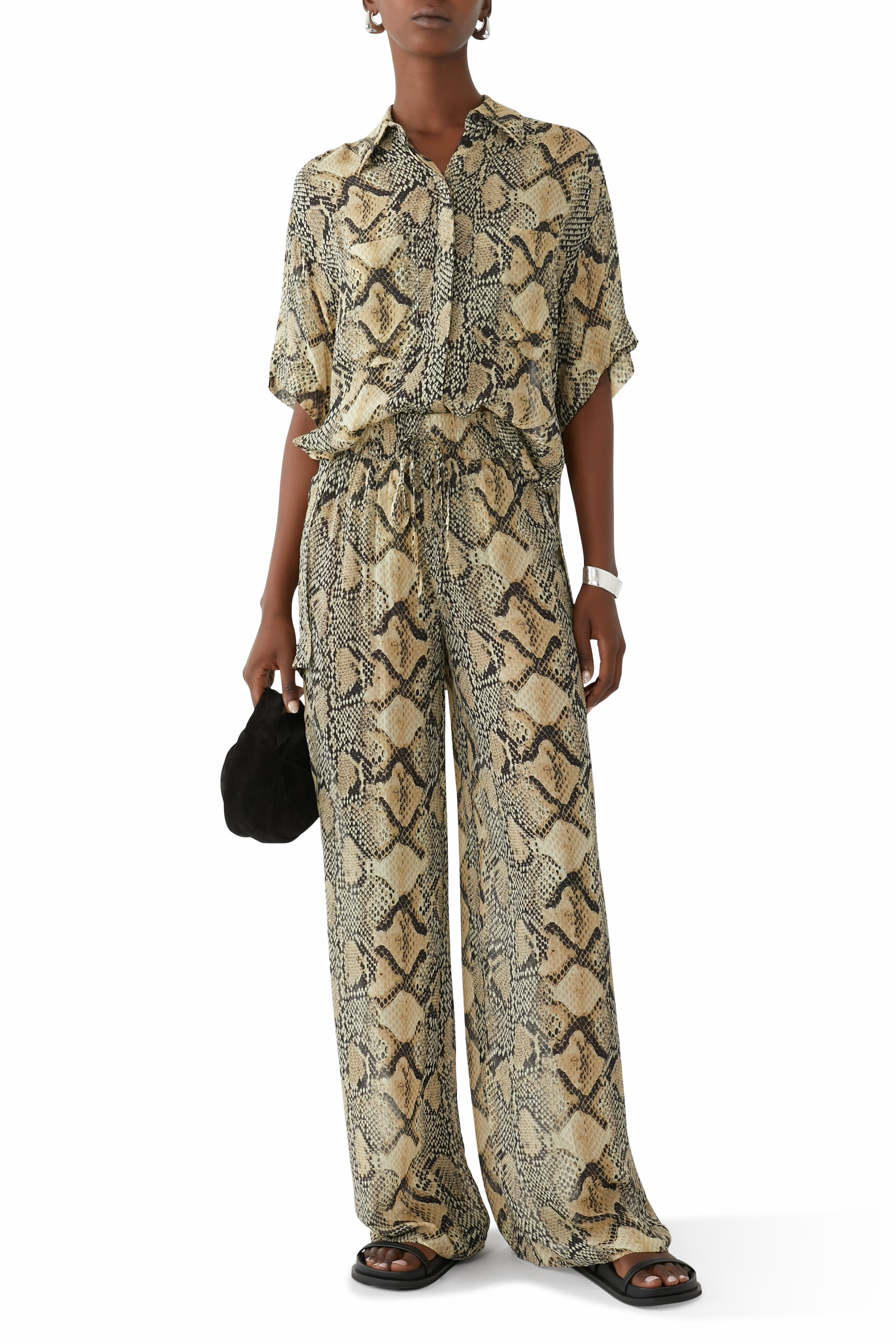 بنطال هاديا بقصة مريحة